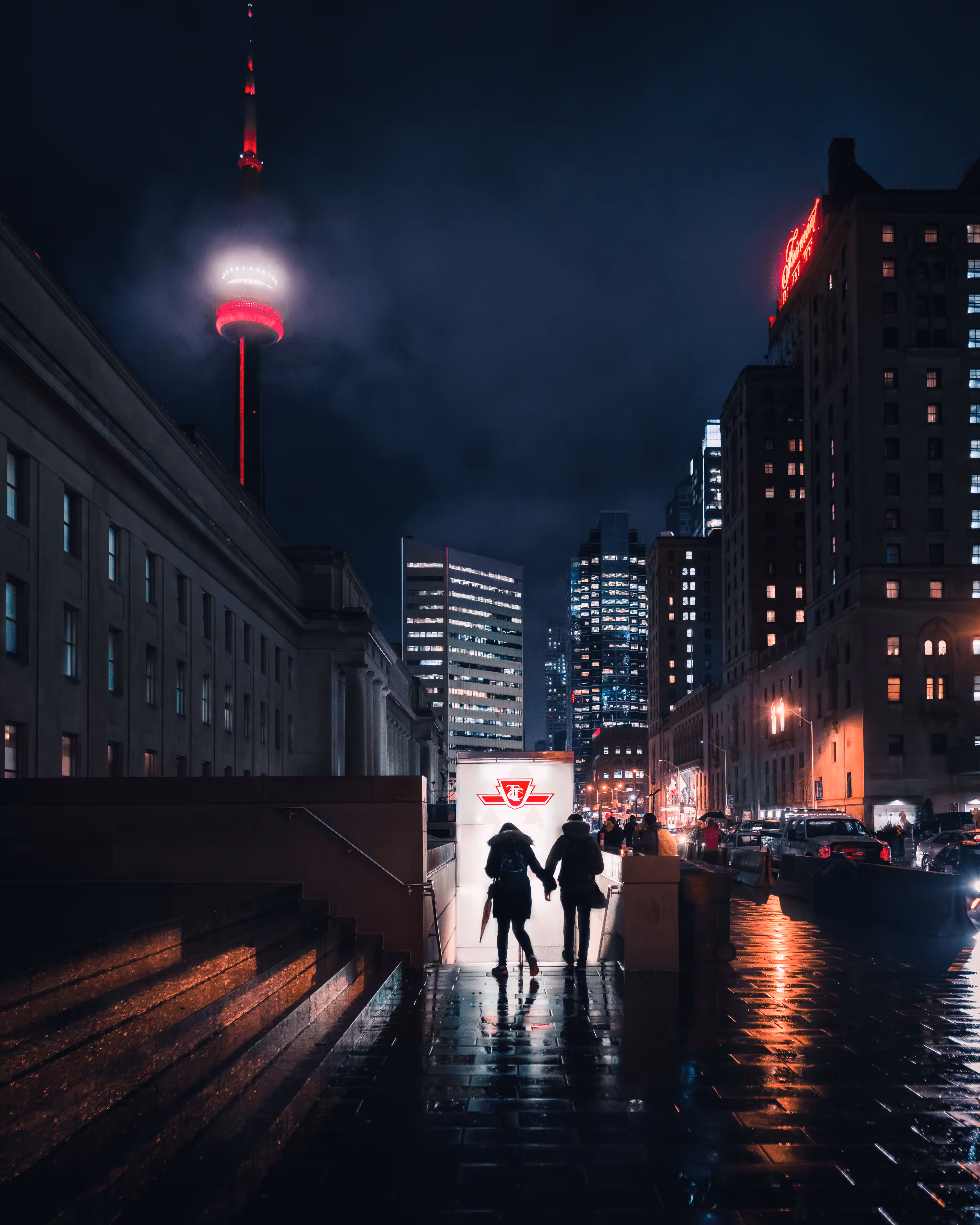 Sleepless Streets #037 Urban Romantic