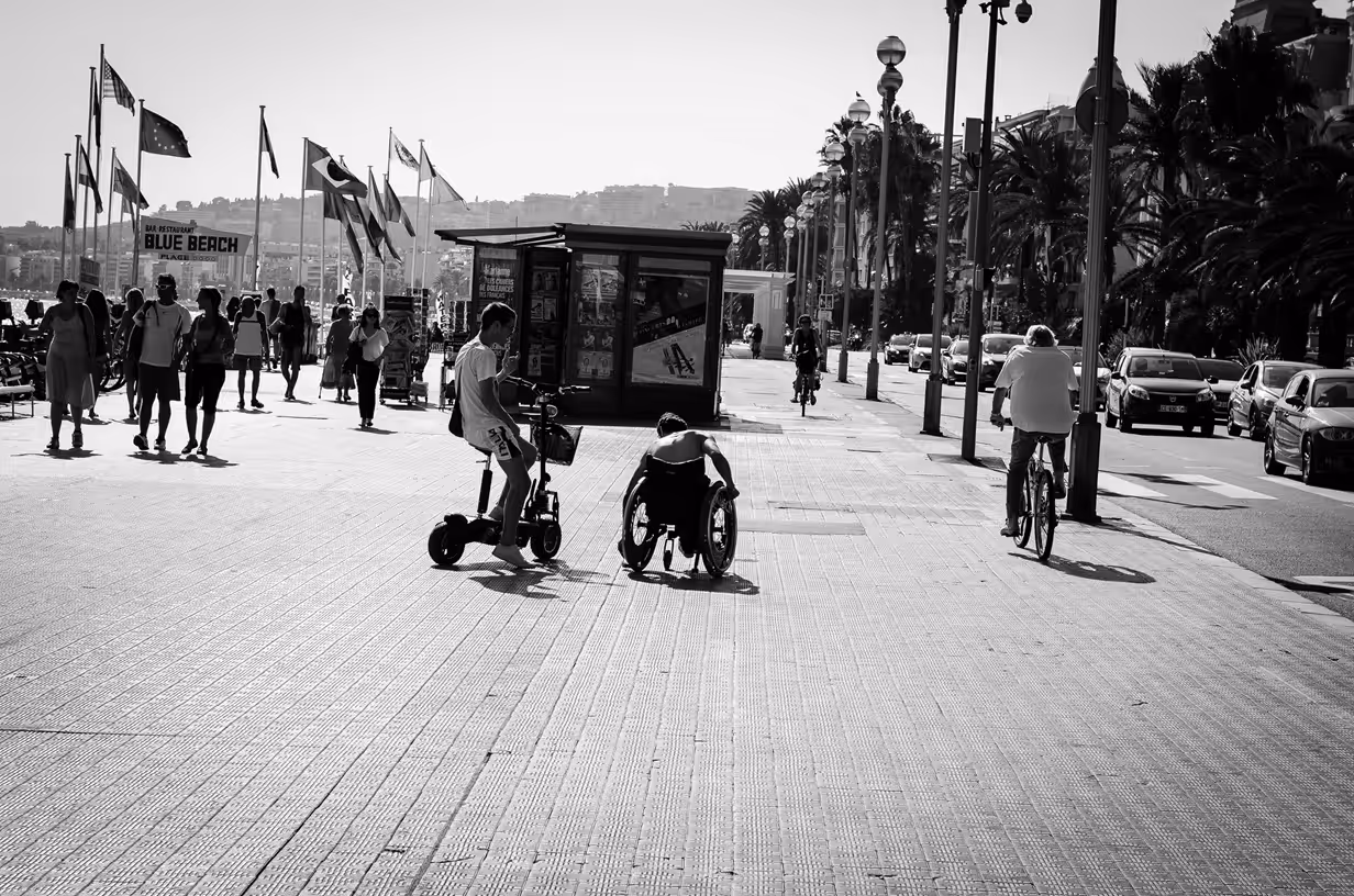Black & White ... Really?: La promenade des anglais