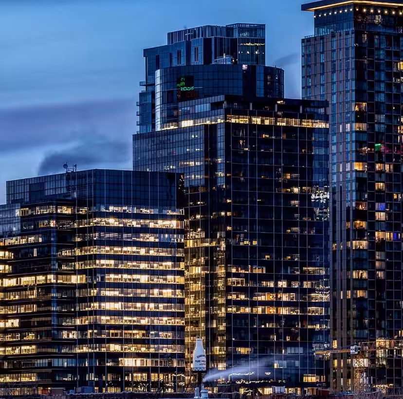 Montréal by night