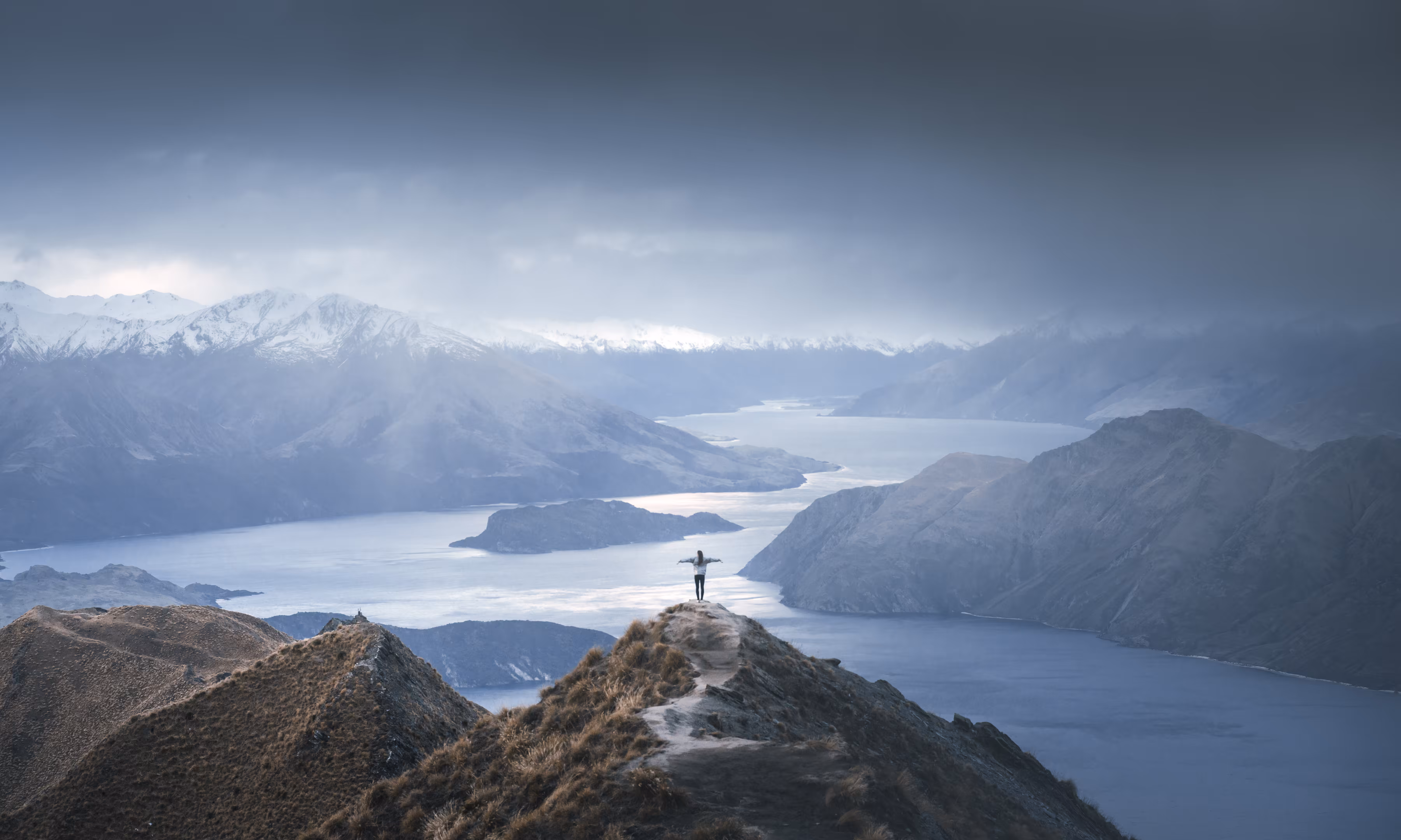 MOUNTAIN SILHOUETTE