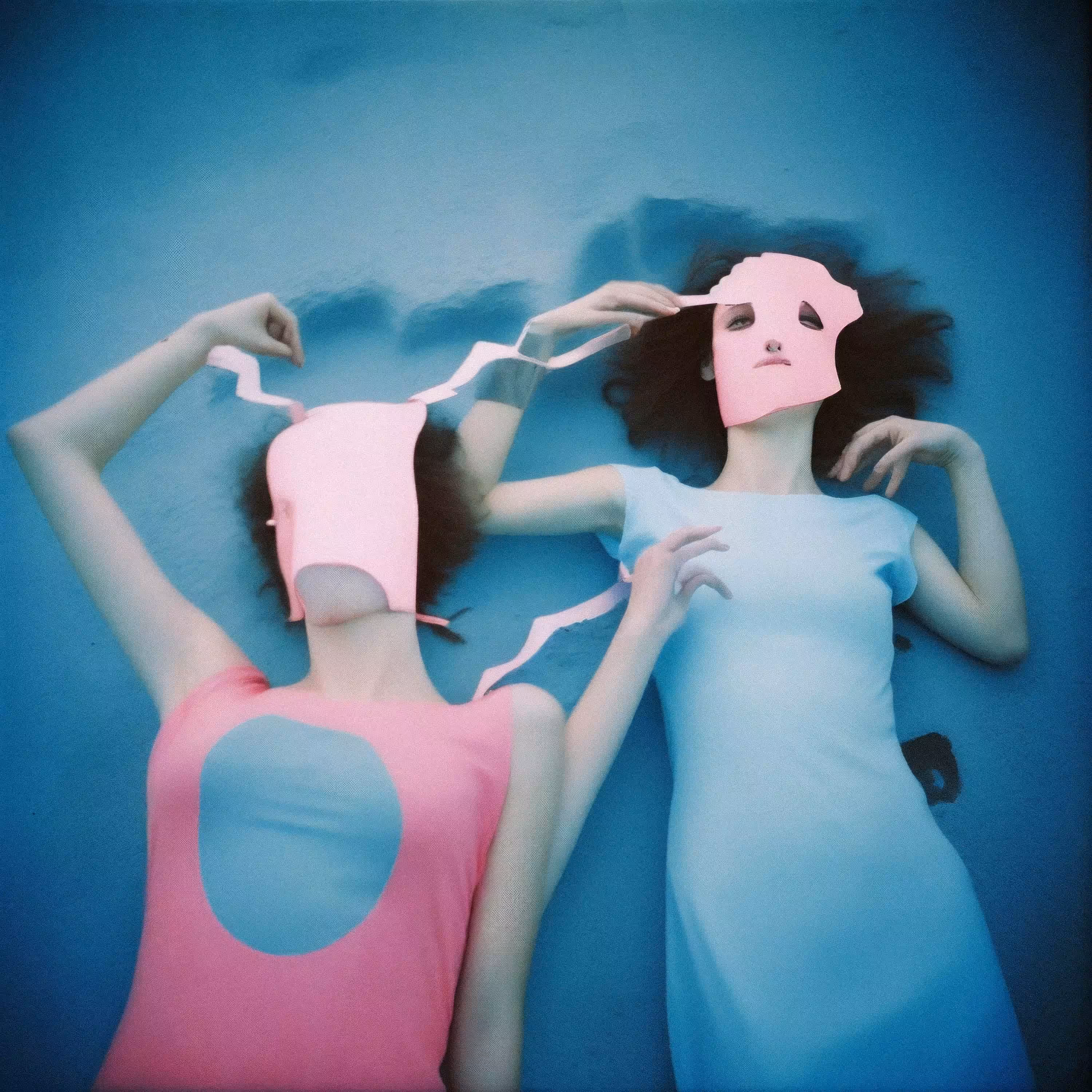 Ivona Tau - FIGURING OUT THE WAY