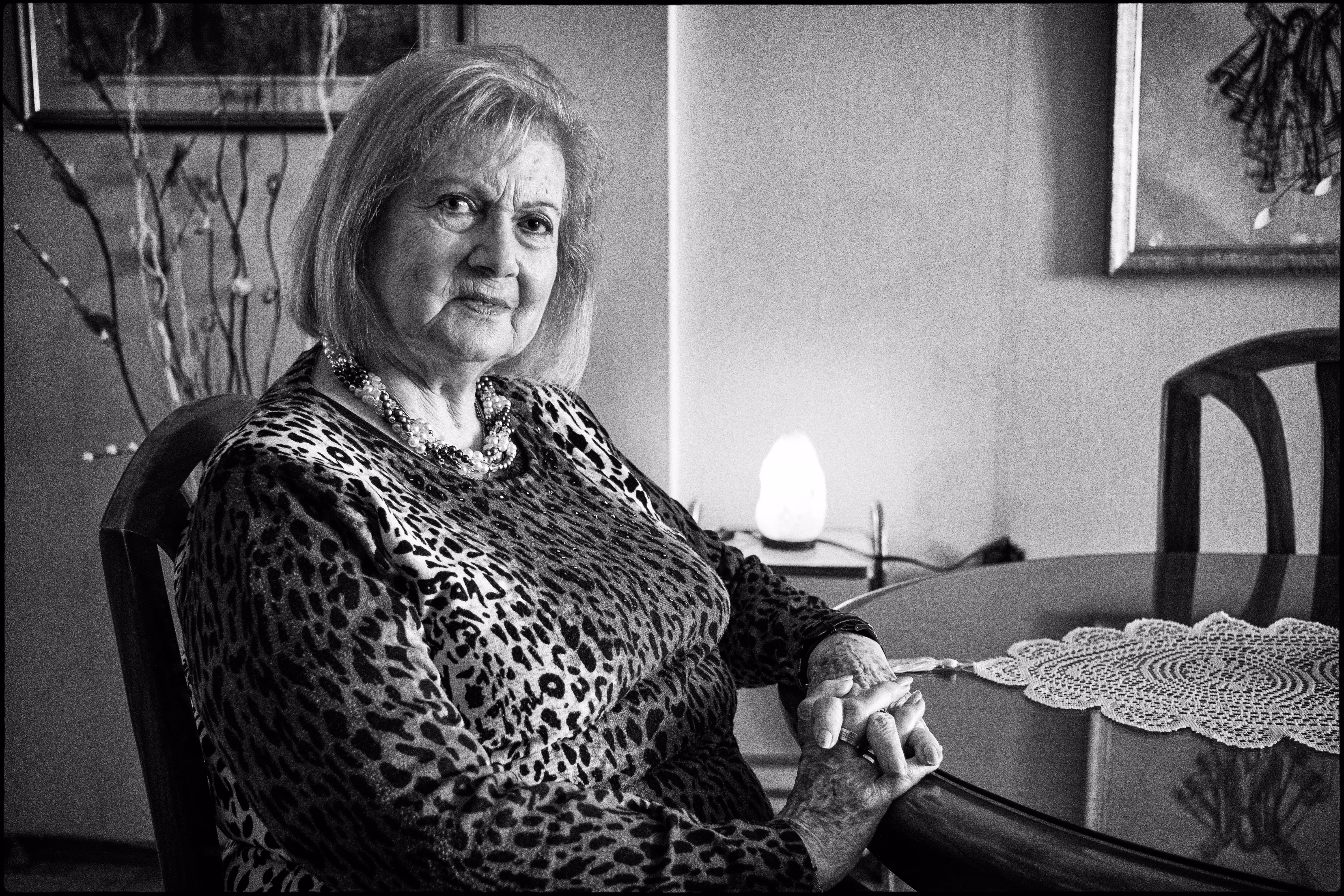 PORTRAITS OF SURVIVORS OF NAZISM AND SHOAH Uruguay: Larissa Mogilewski Inwentarz