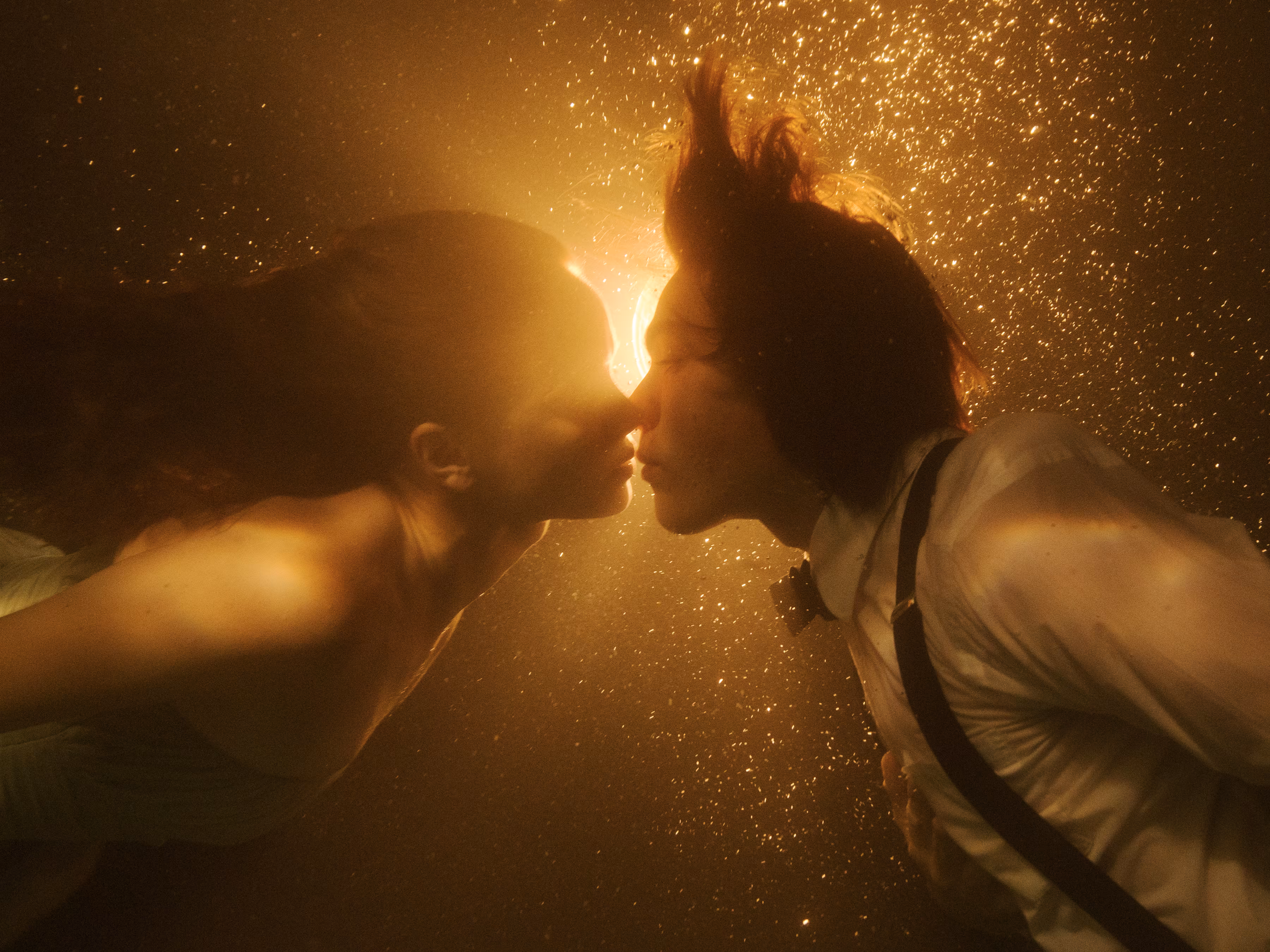 Underwater Kiss