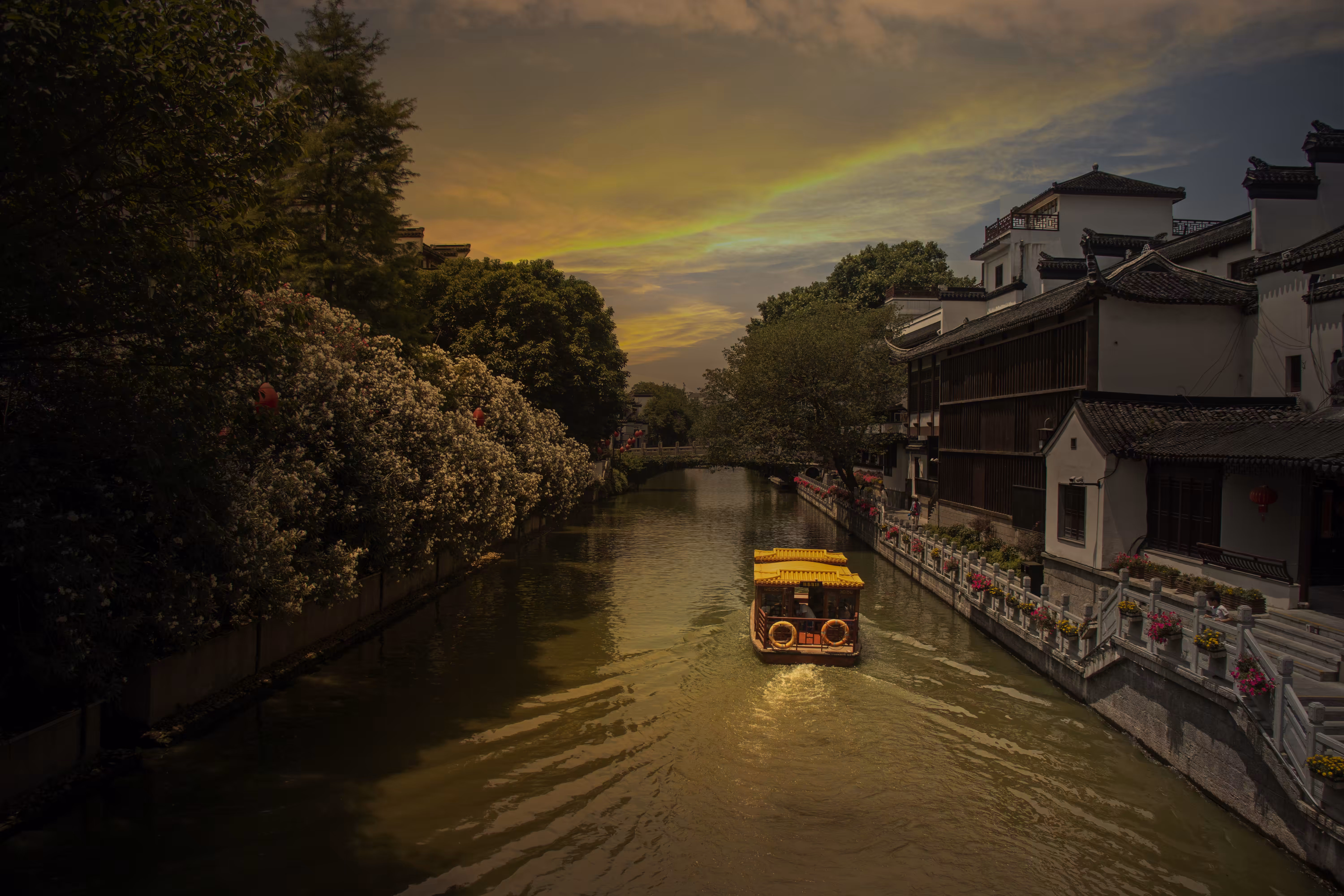 Roving Around the World: Sets