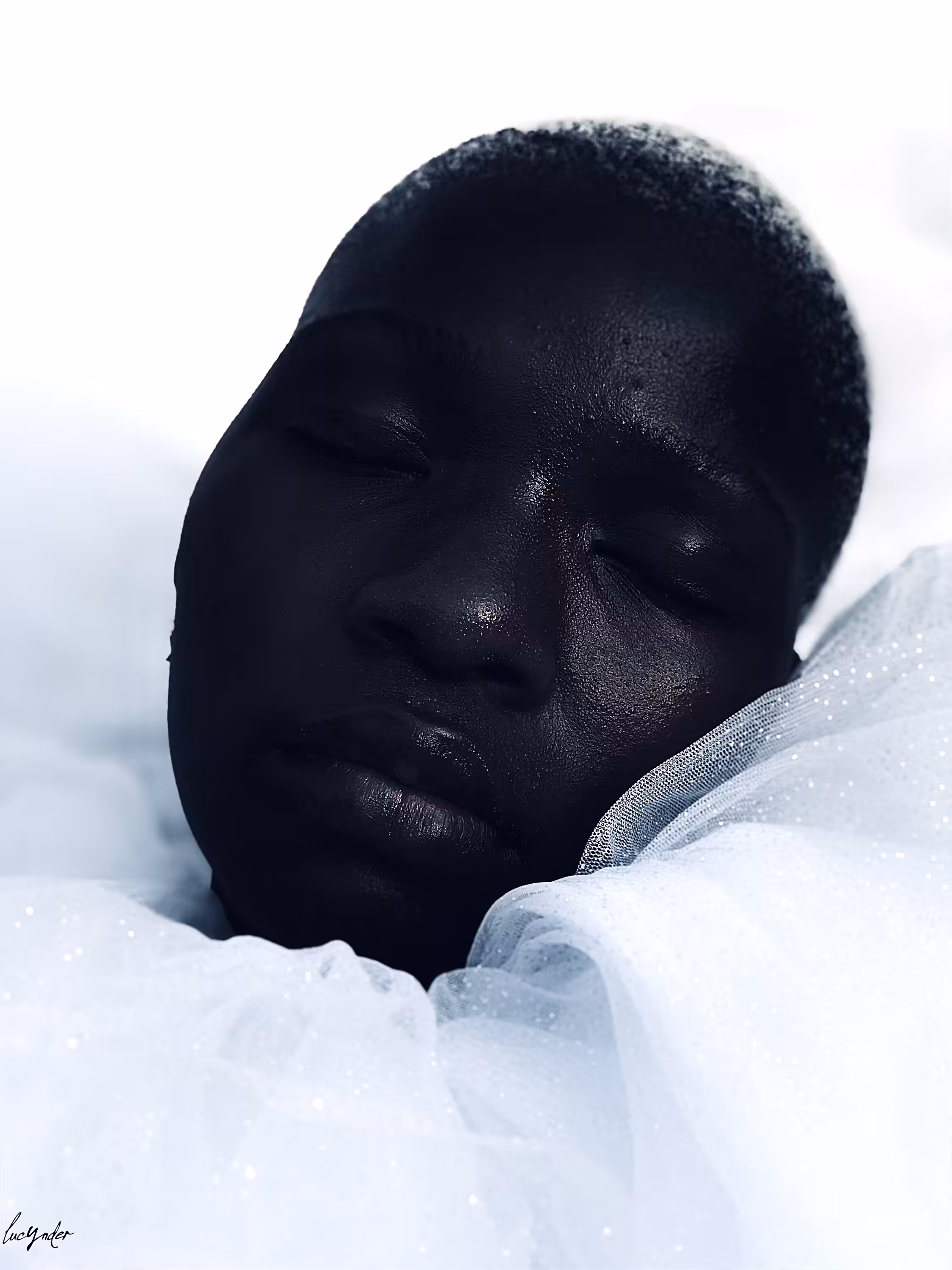 WHITE MIDNIGHT 