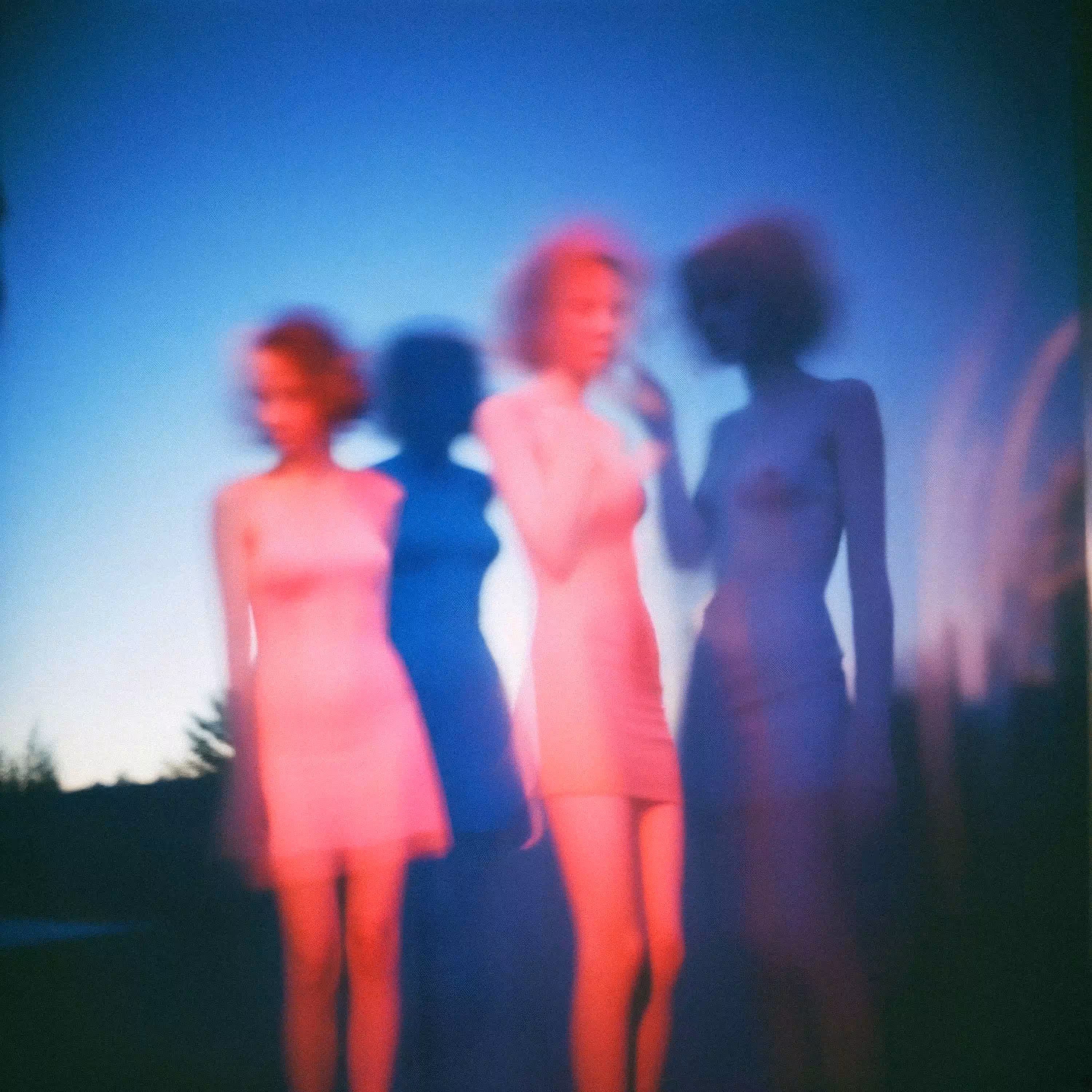 Ivona Tau - DFFRNT DREAMS