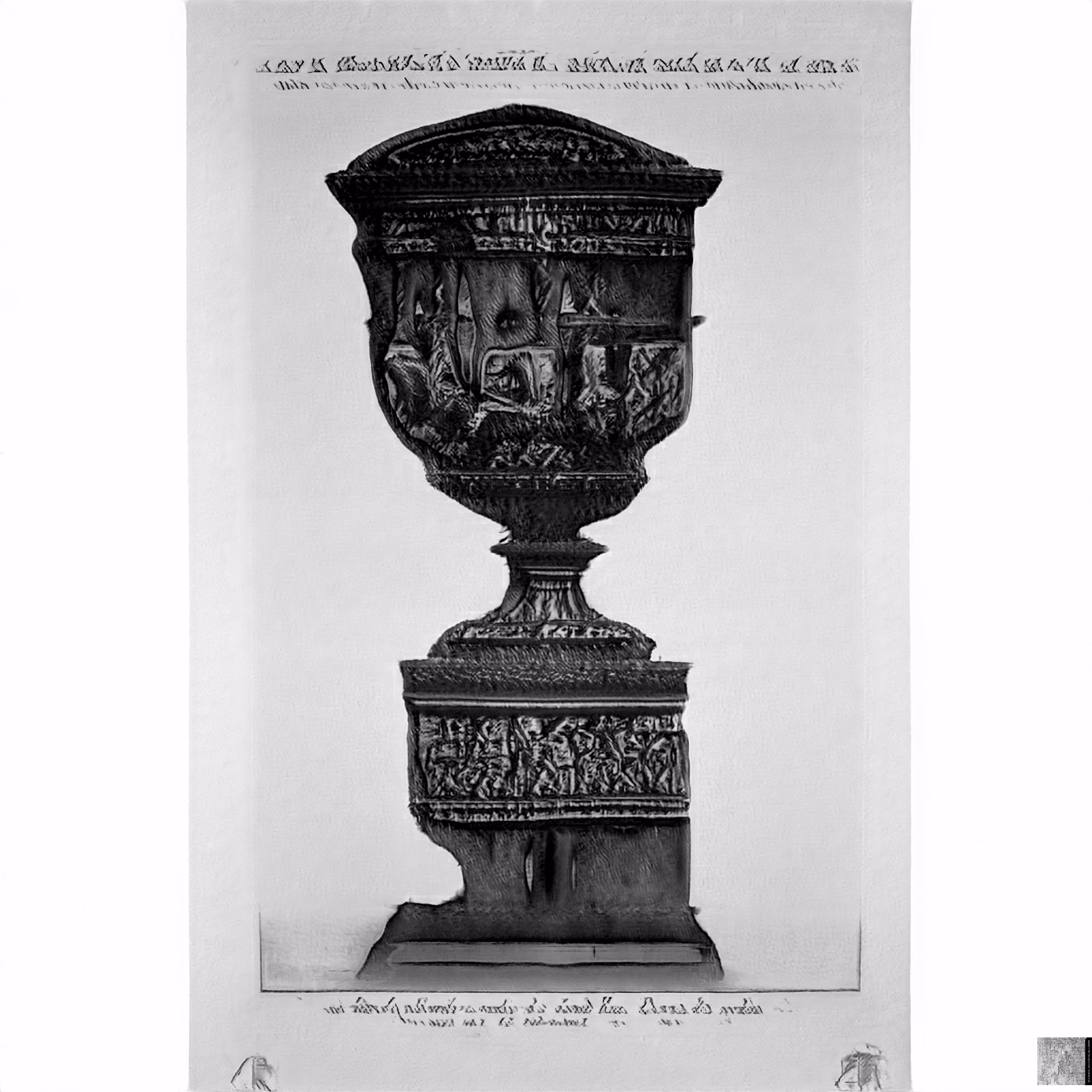 Vaso Antico di Marmo Adornato di eccellenti Sculture (Marble Vase with a frieze of sculptures)