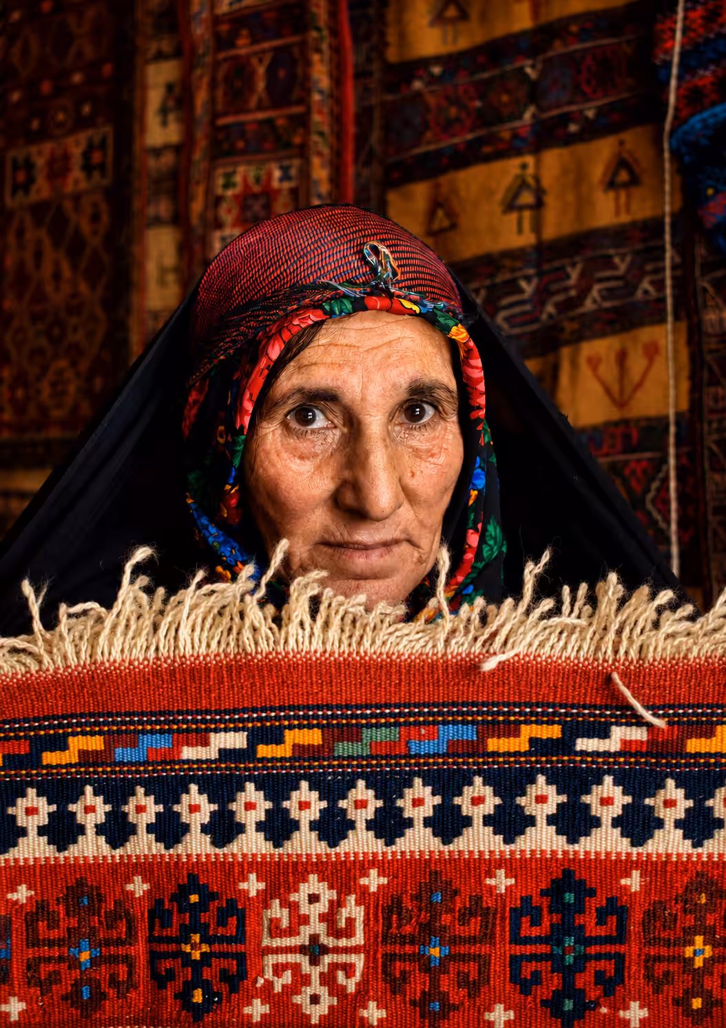 People on View: Knots Remember