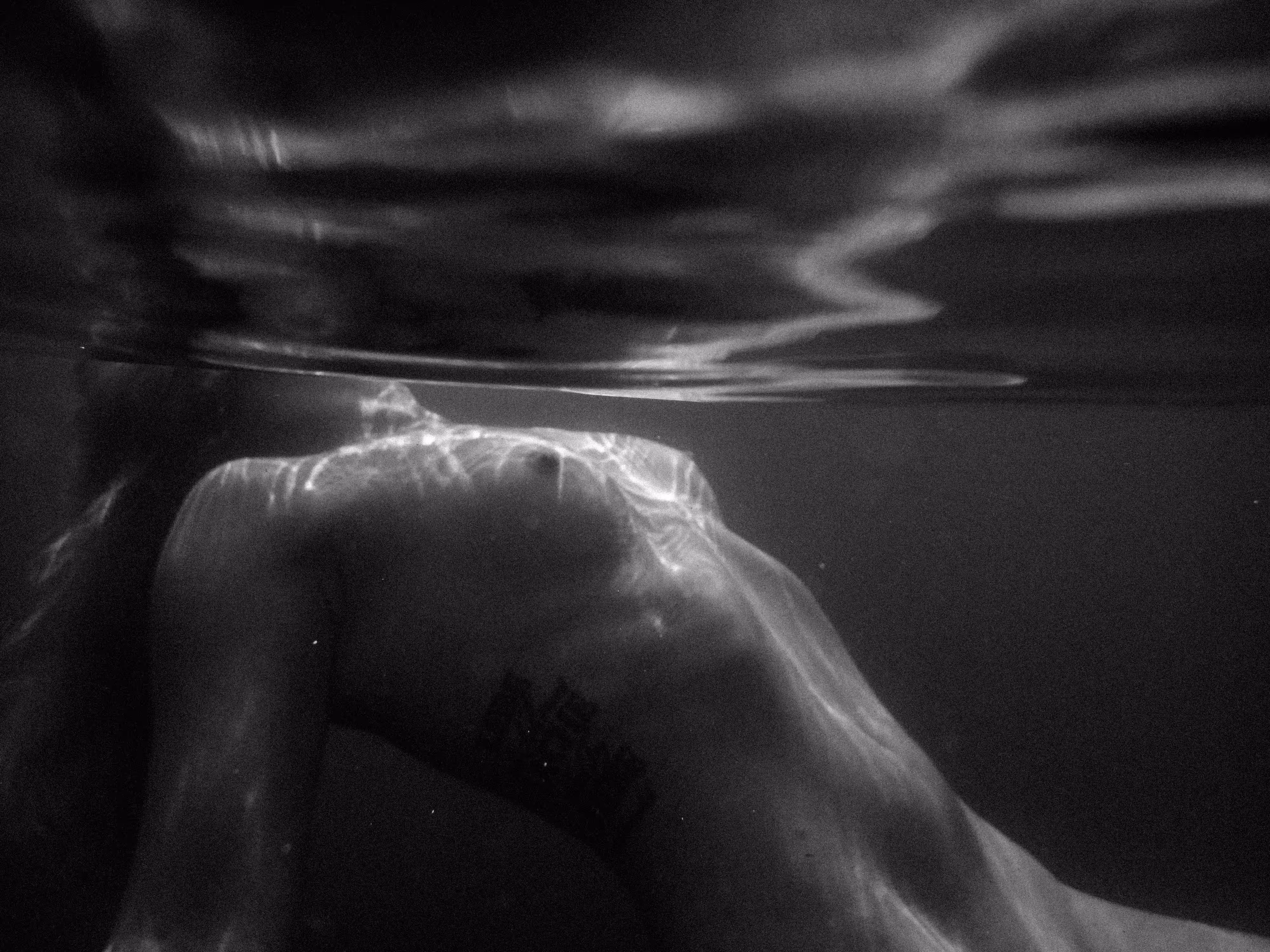 Underwater nude - Swimming women