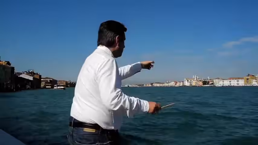 Conducting Venice, 2017, performance by Geert Vermeire