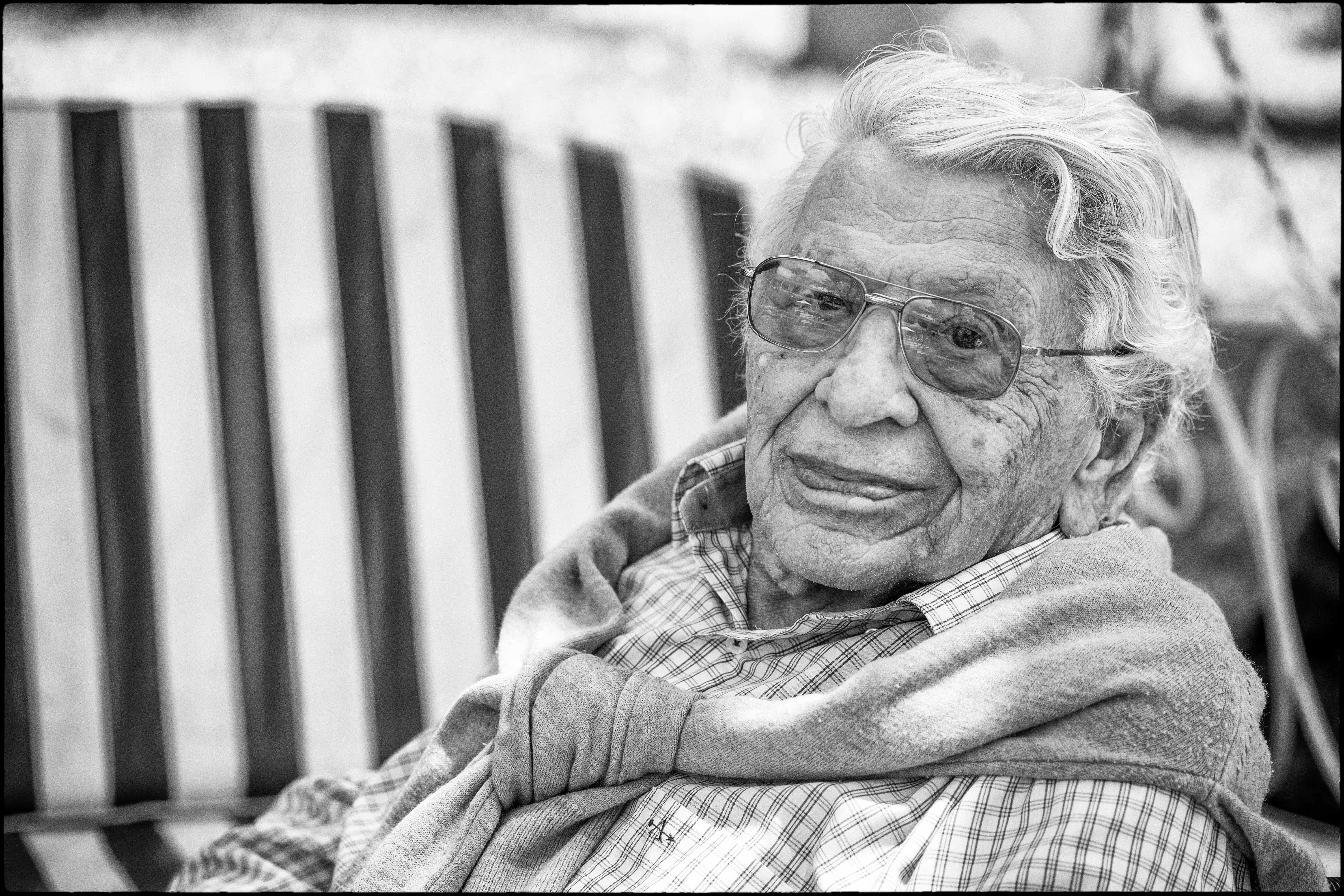 PORTRAITS OF SURVIVORS OF NAZISM AND SHOAH Uruguay: Alejandro Kronfeld 