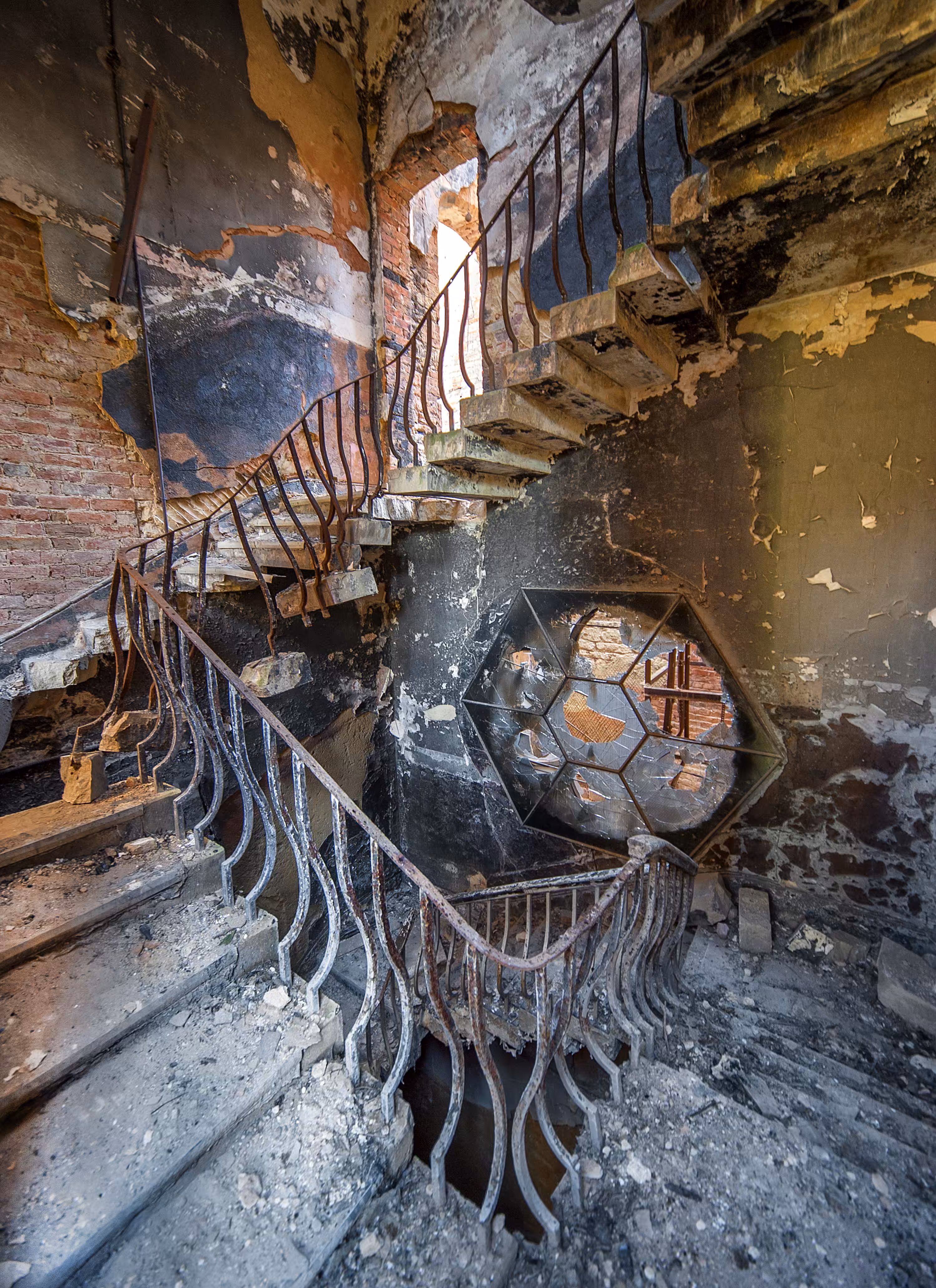 Urban Archaeology #007 - Fall of the Empire