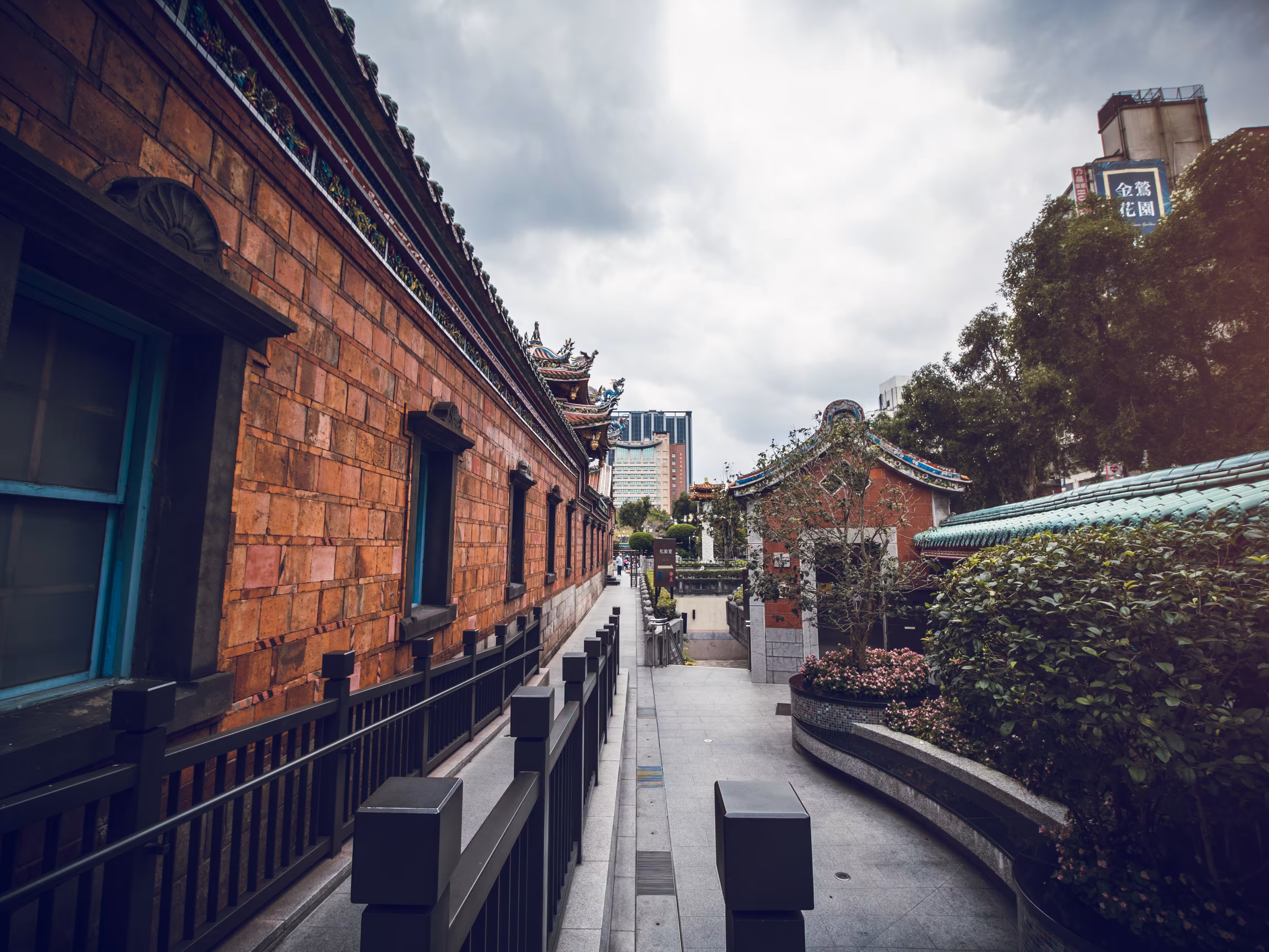Alley of Long Shan Temple
