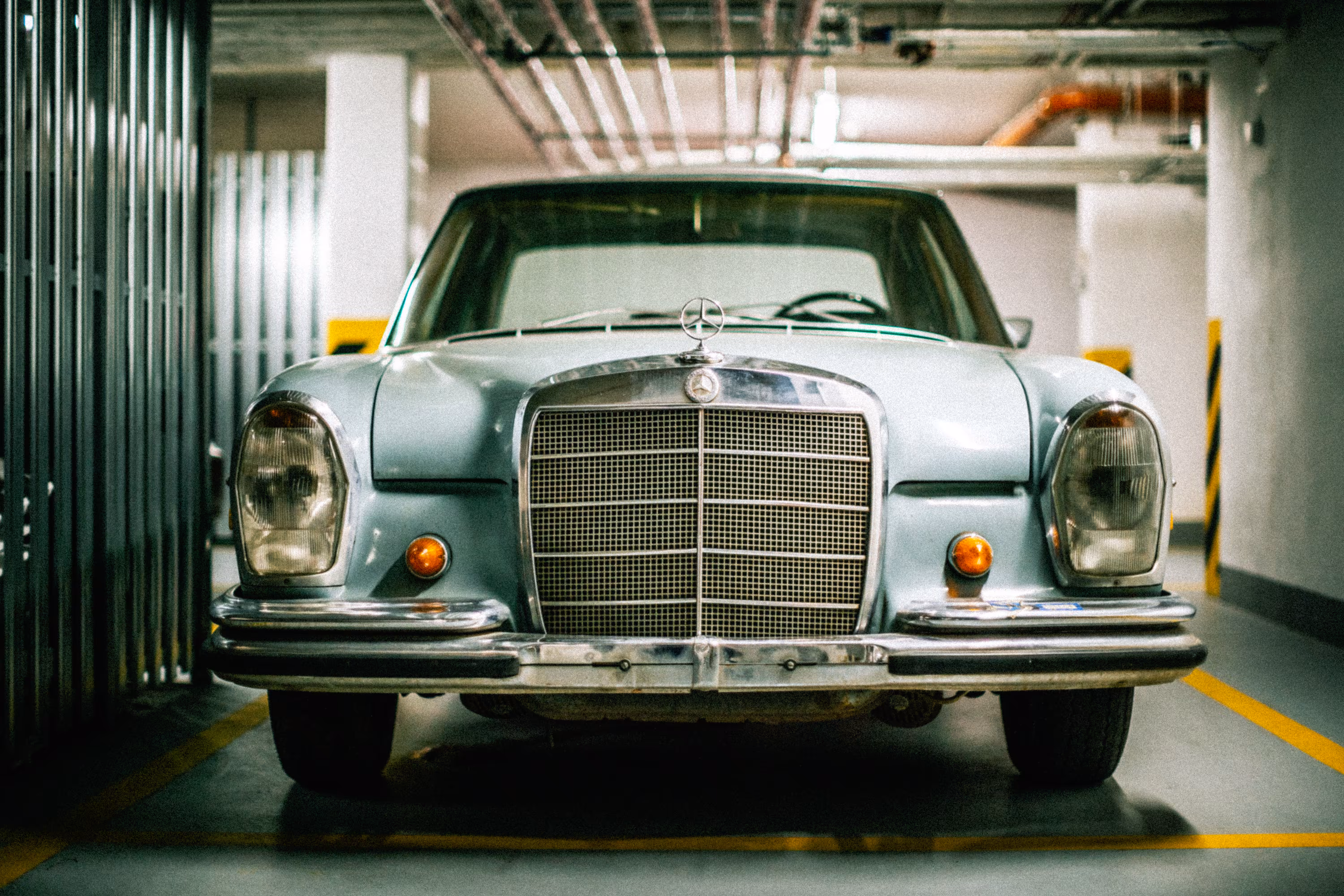 Mercedes-Benz W115