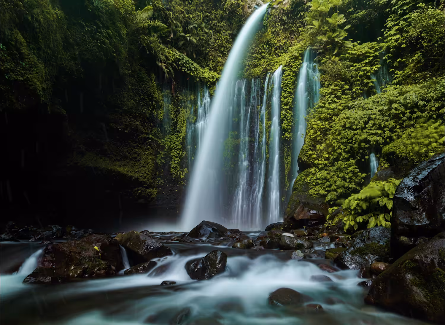 THE FLOW- A Peaceful Musical Journey: LOMBOK NATURAL WORLD