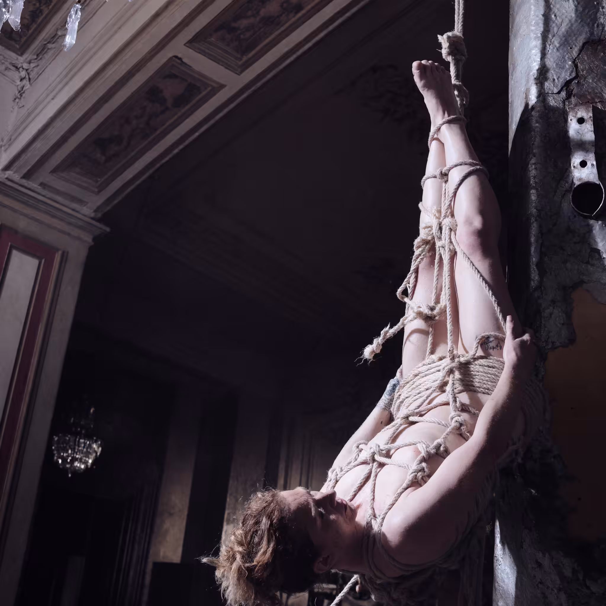 Suspension in Marble Decay
