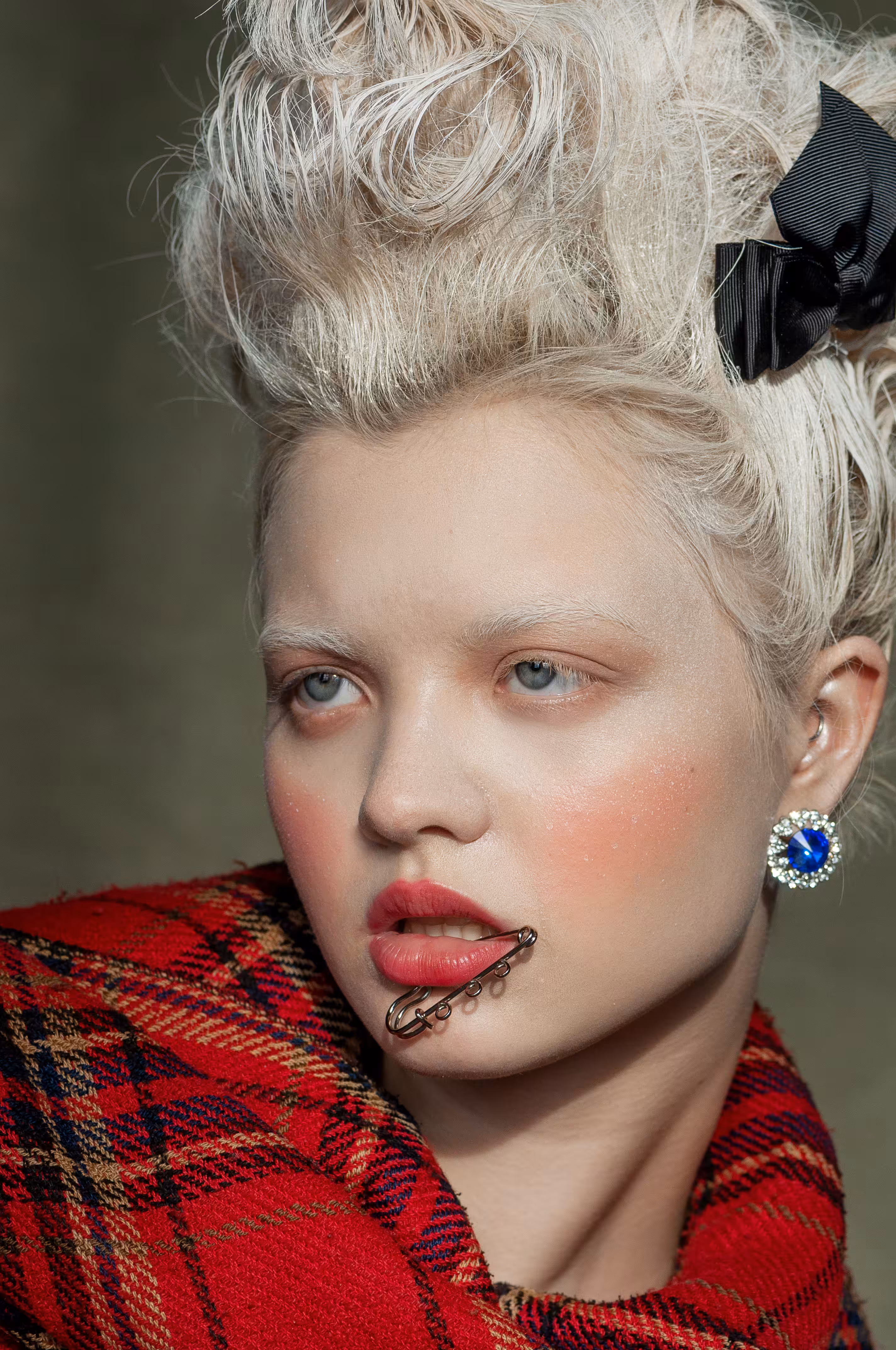 Fashion and beauty: In the style of Vivienne Westwood. Take 2