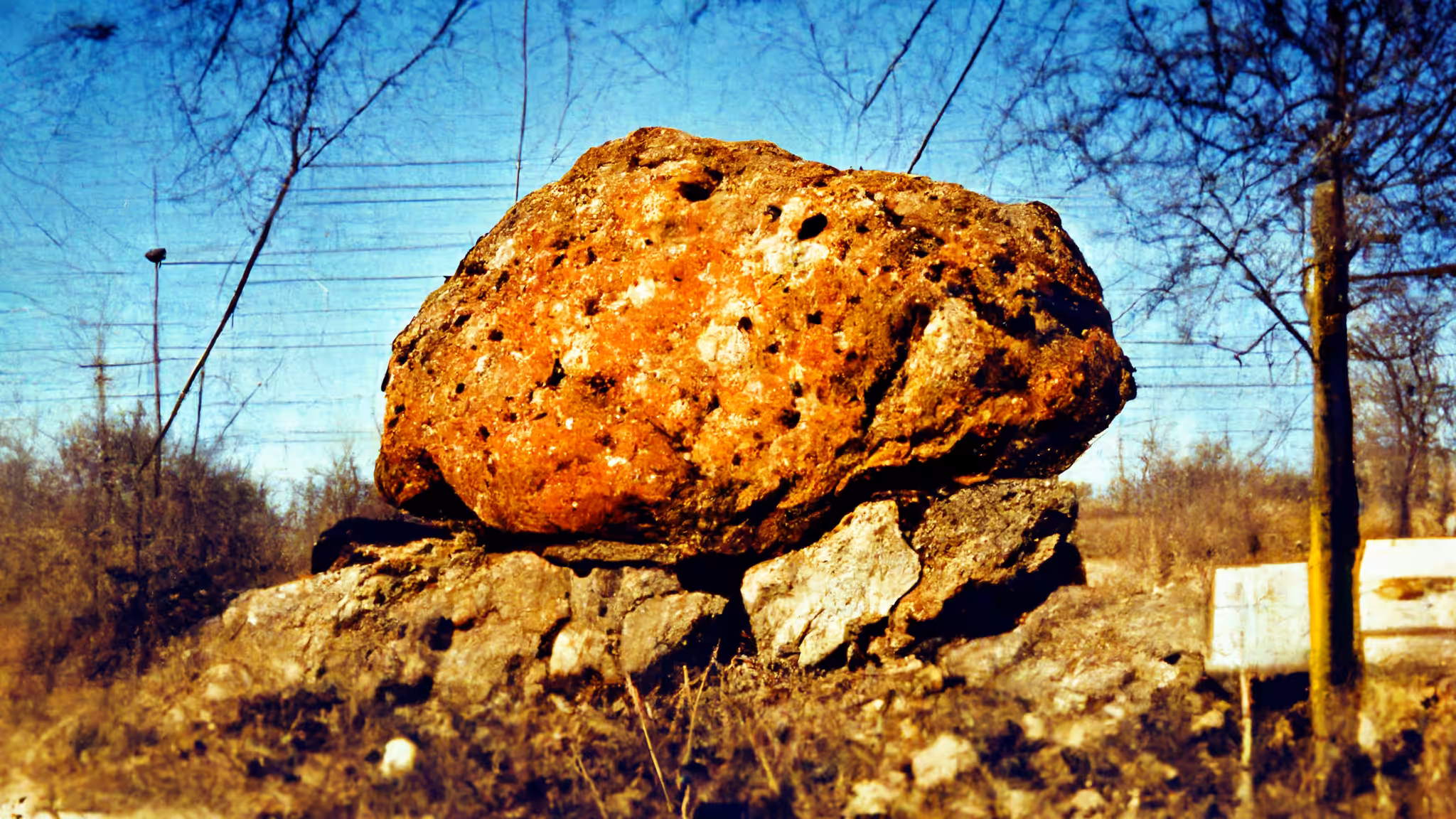 FAKE ROADSIDE ATTRACTION: BIG RED ROCK
