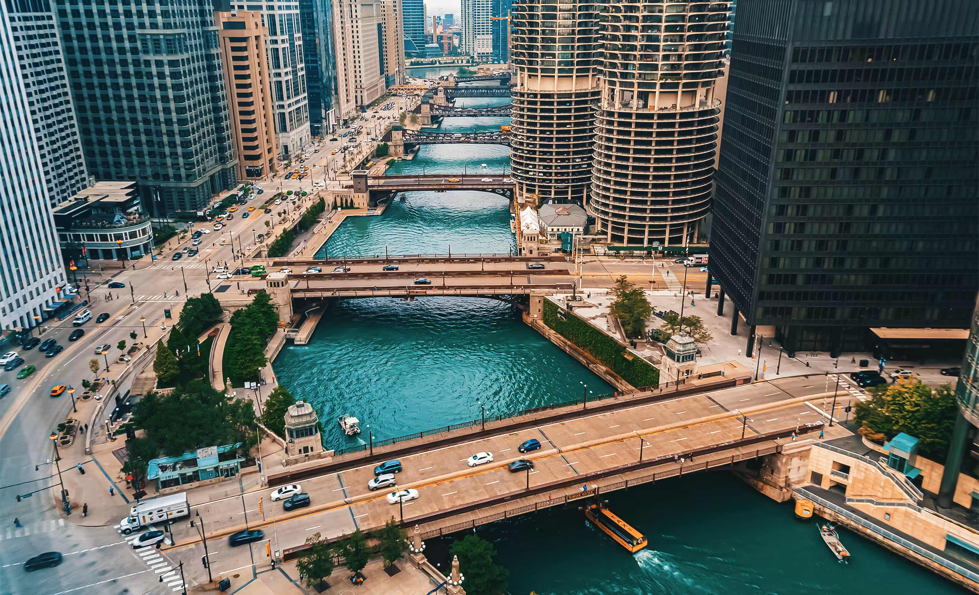 Chicago River - Day and Night