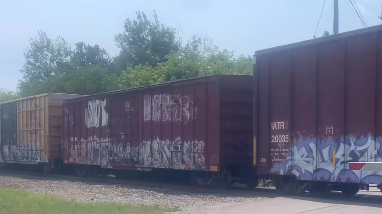 Field Recording of a Mobile, Moving Graffiti Art Museum - July 2022