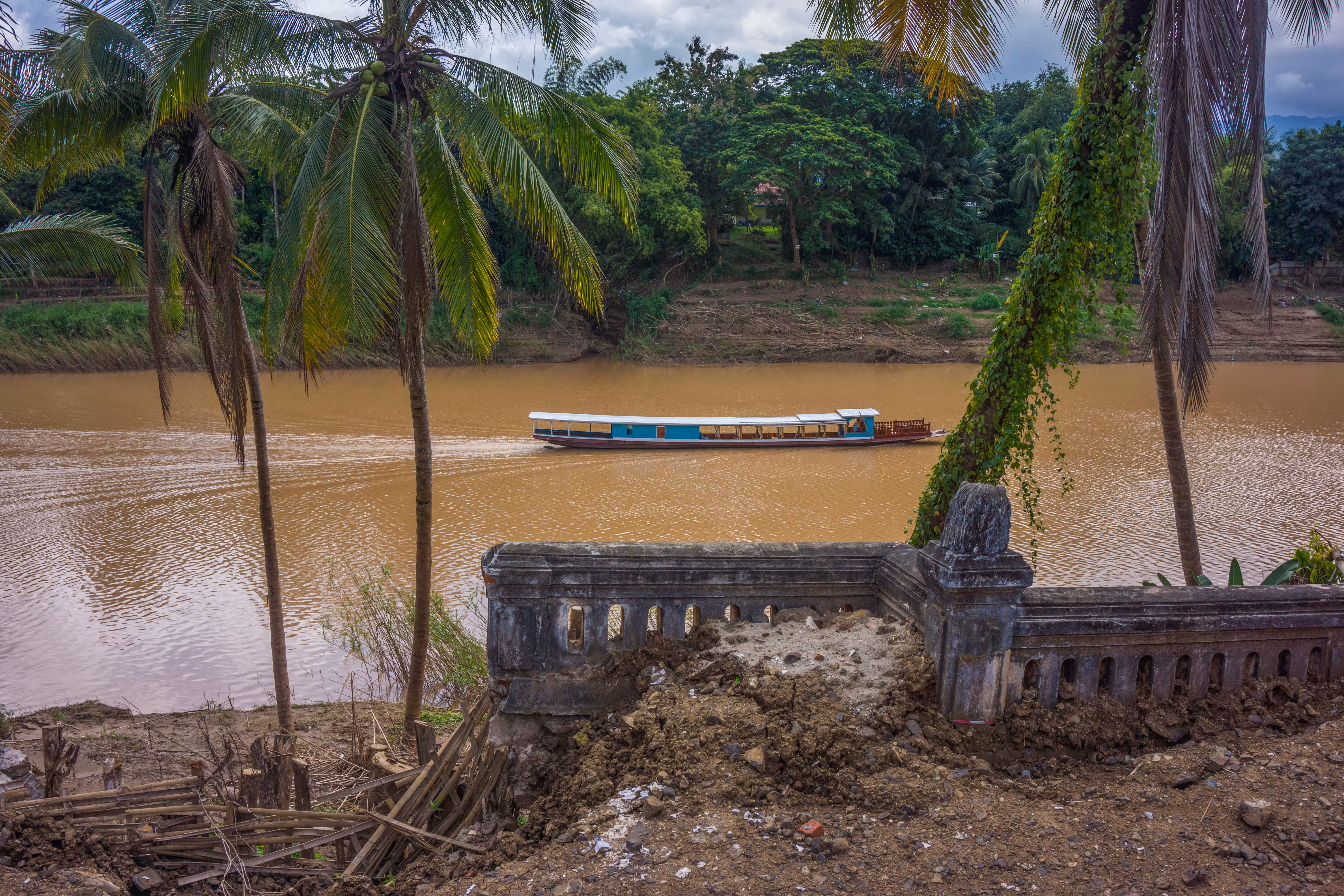 Traveling with love, Laos