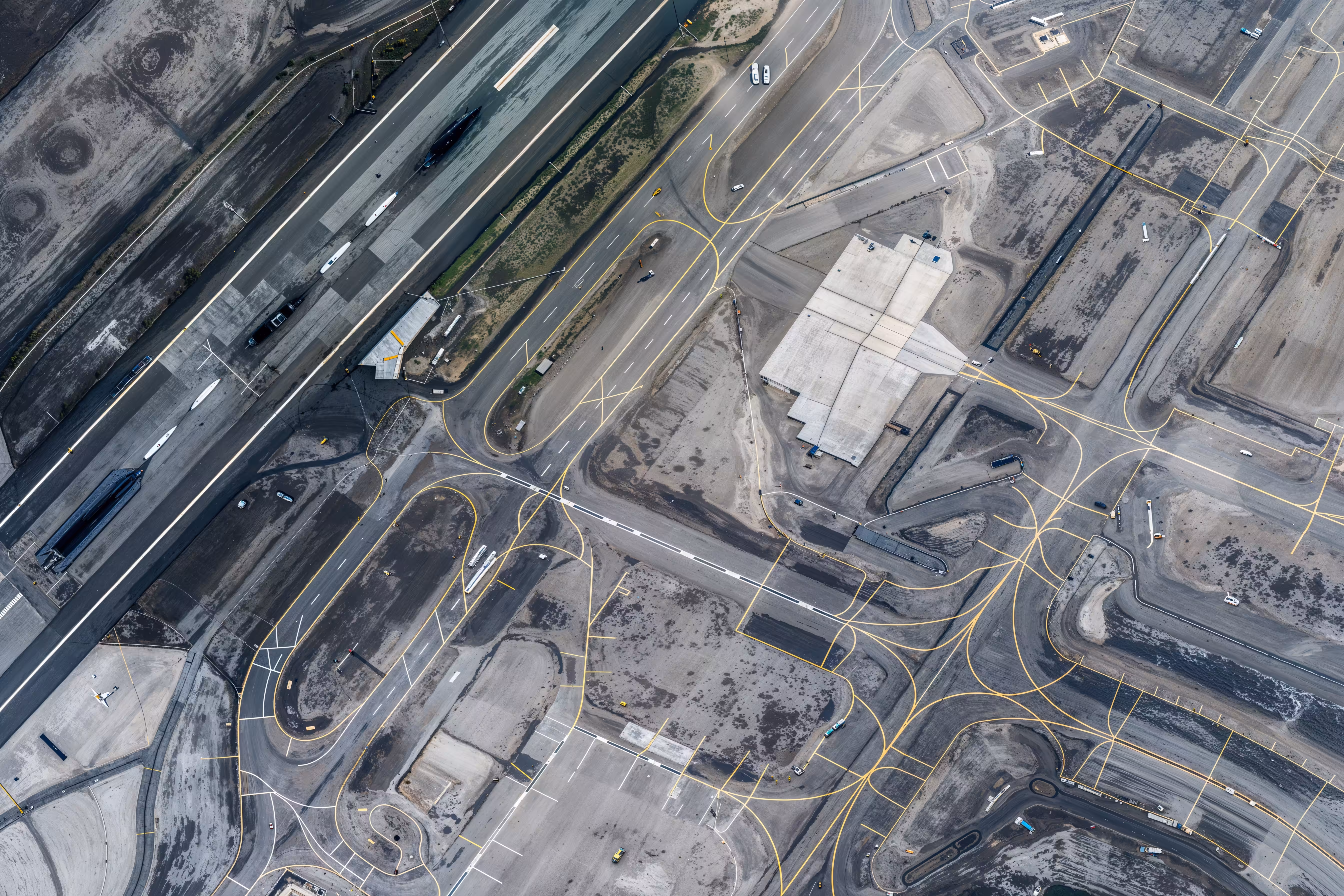 Tarmac #24