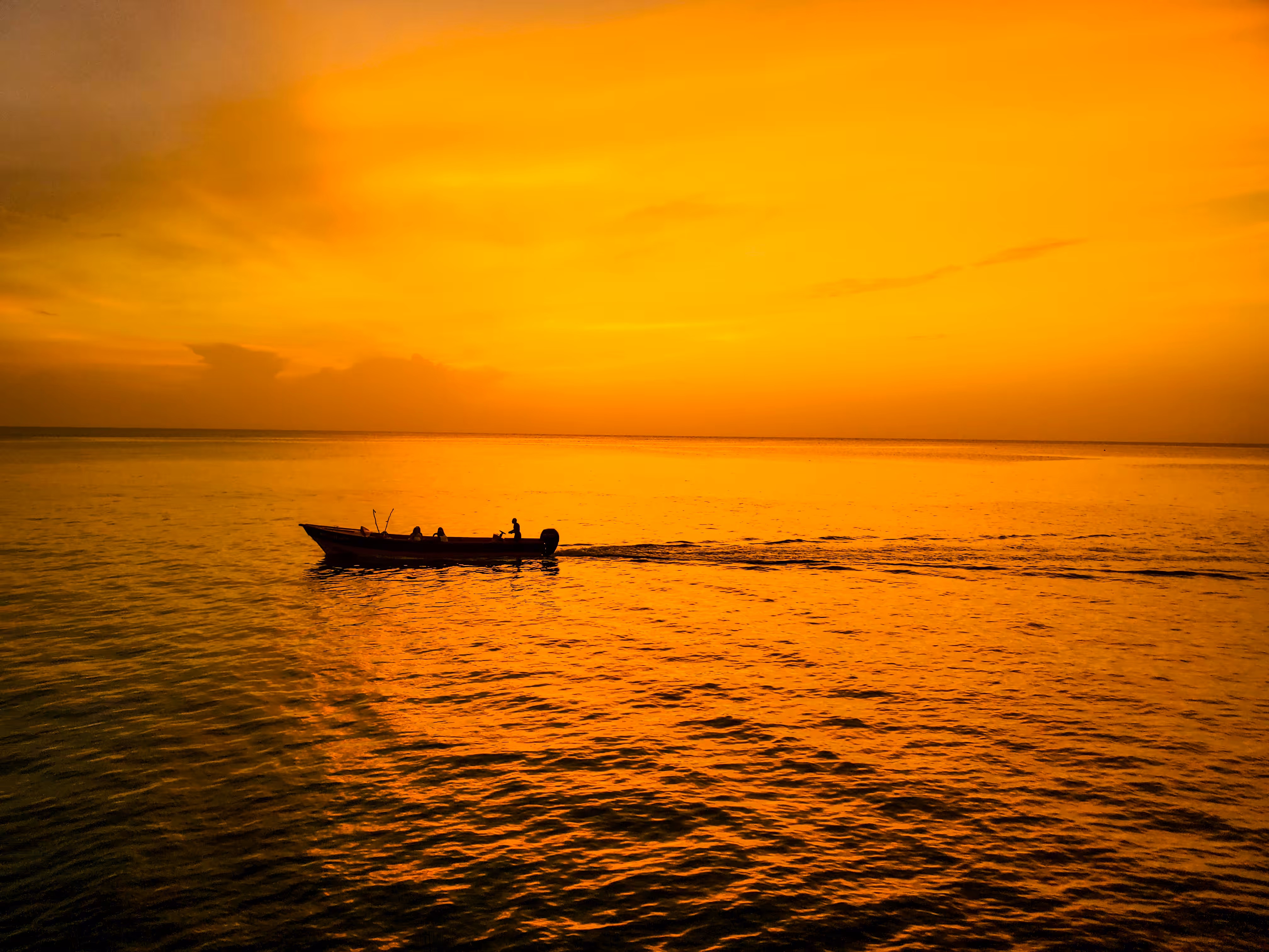 Aquatic Sunset in Molten Gold