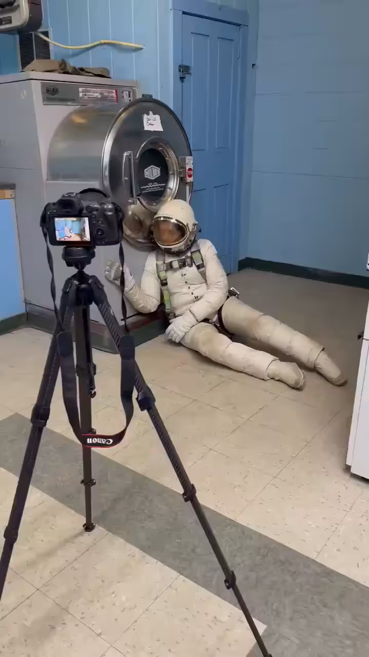 Rodeo posts: Behind The Scenes- Laundromat