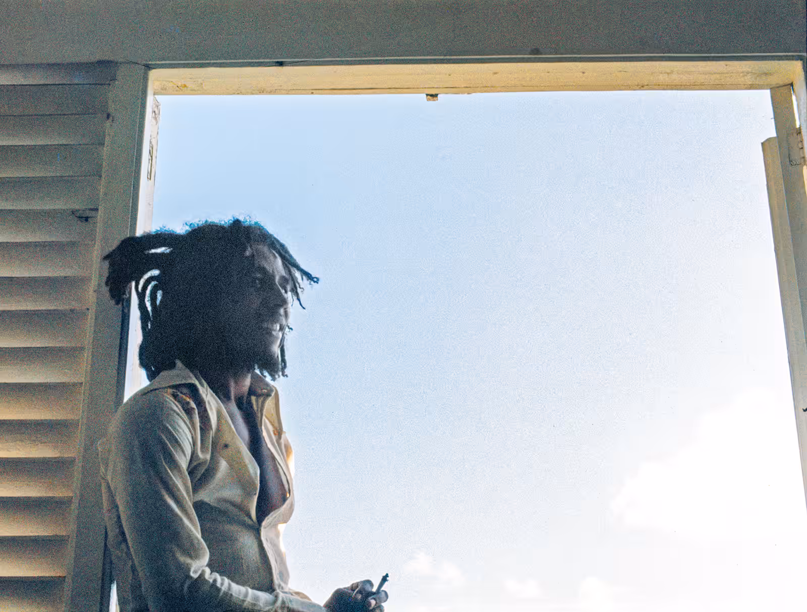 Bob Marley smoking a spliff 