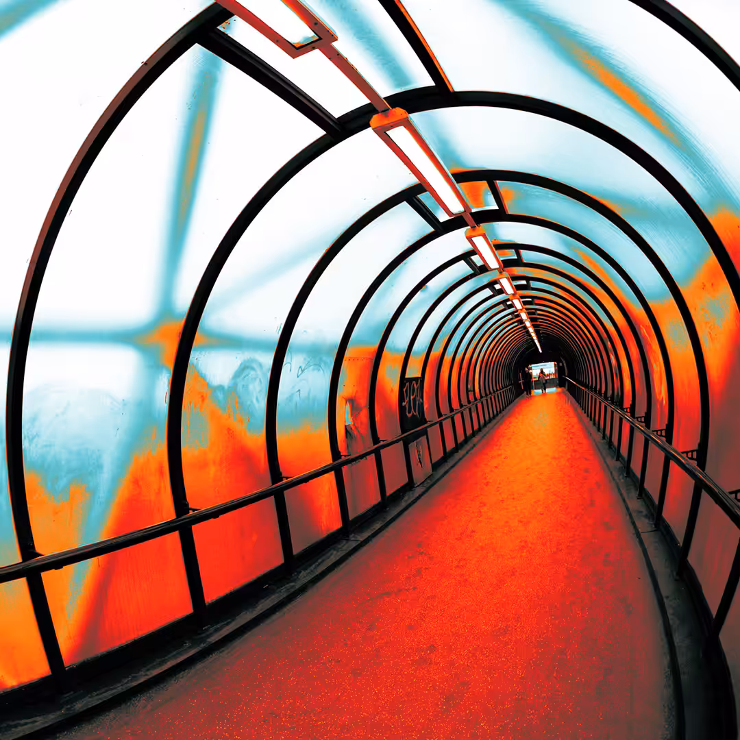 Tunnel Right