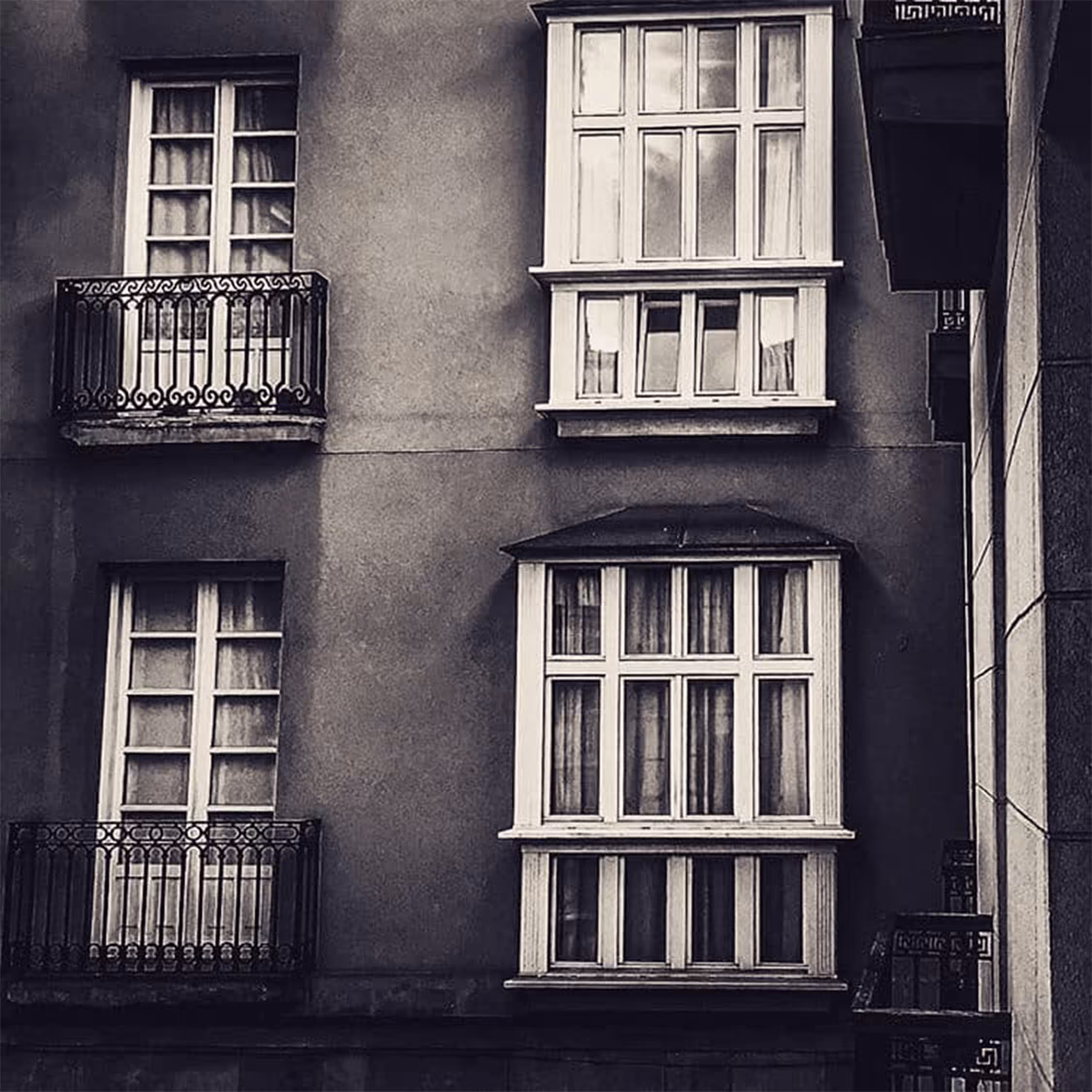 BORJAMOSKVPICS:  Old town windows
