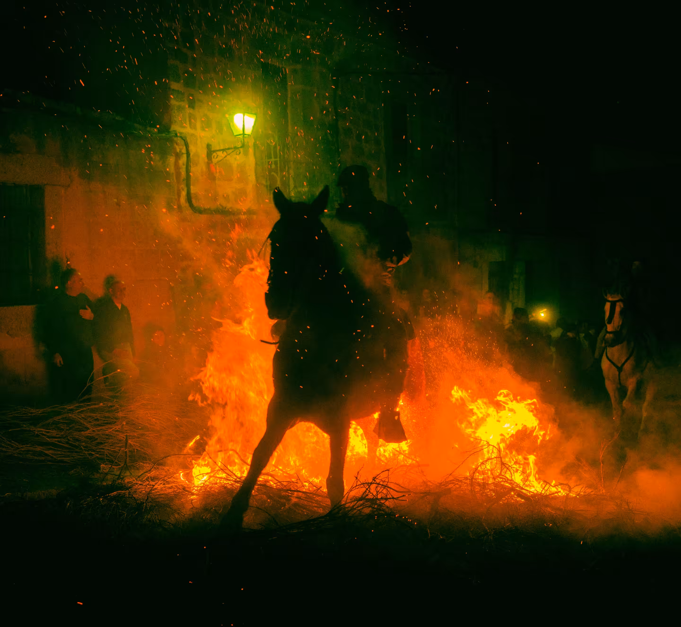 Las Luminarias: Old And Fearless
