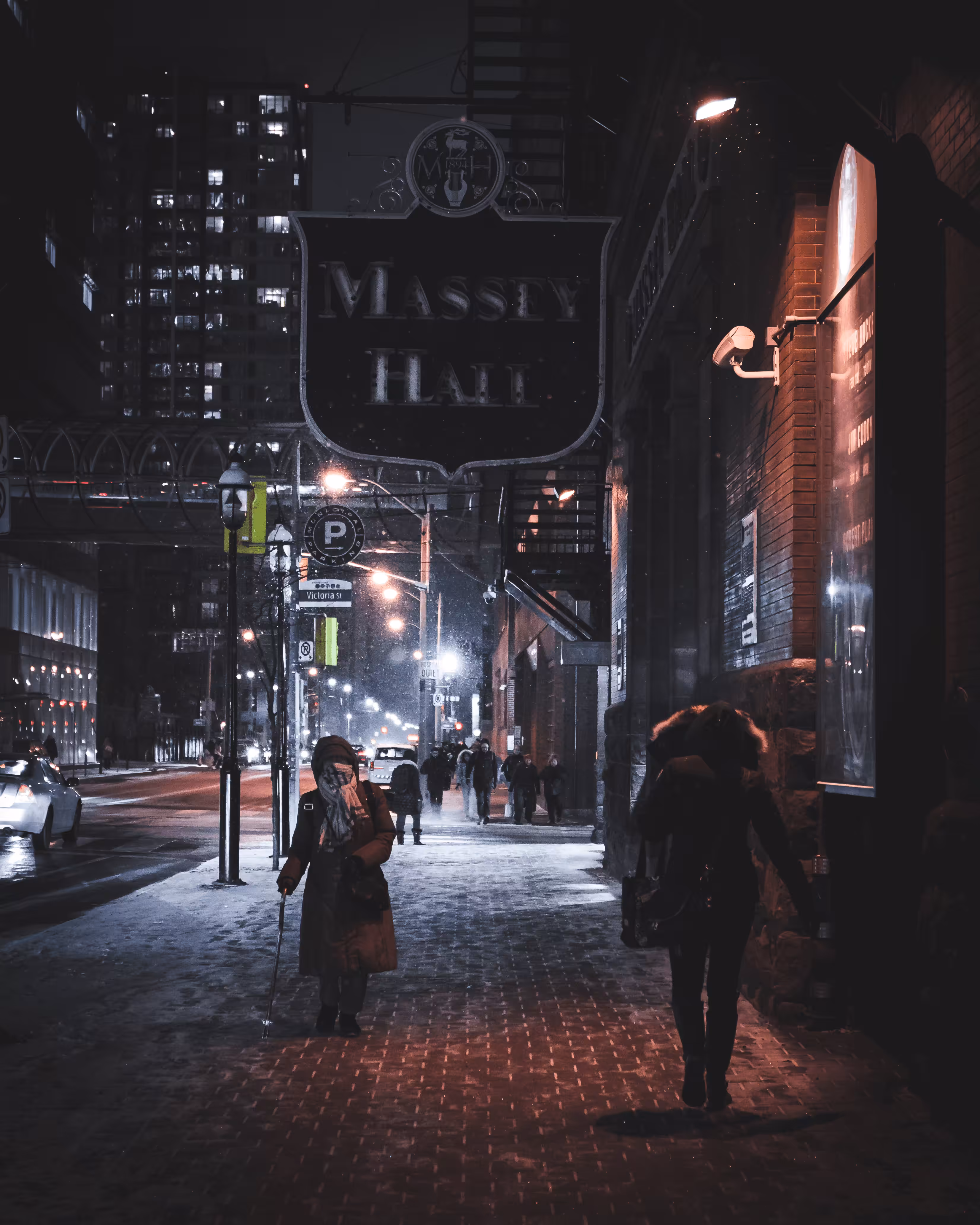 Sleepless Streets #006 Victoria