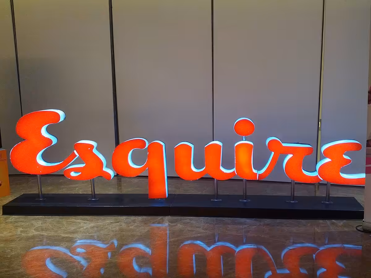 Esquire magazine logo. 