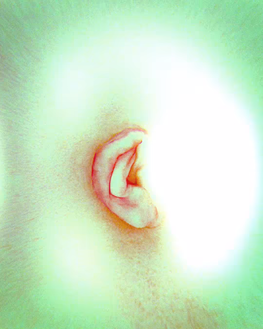 RIGHT EAR