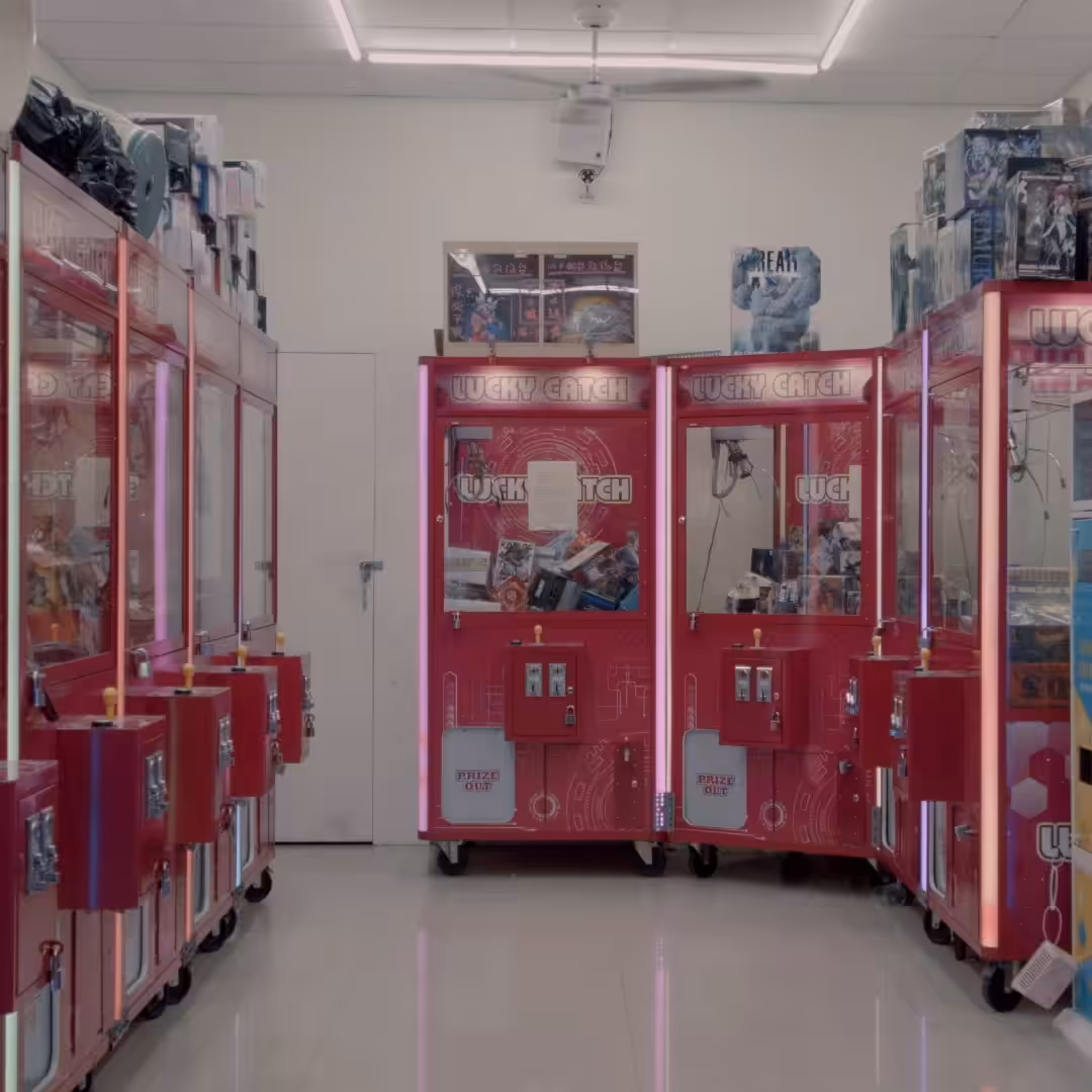 Lock-in Vending Machine 049