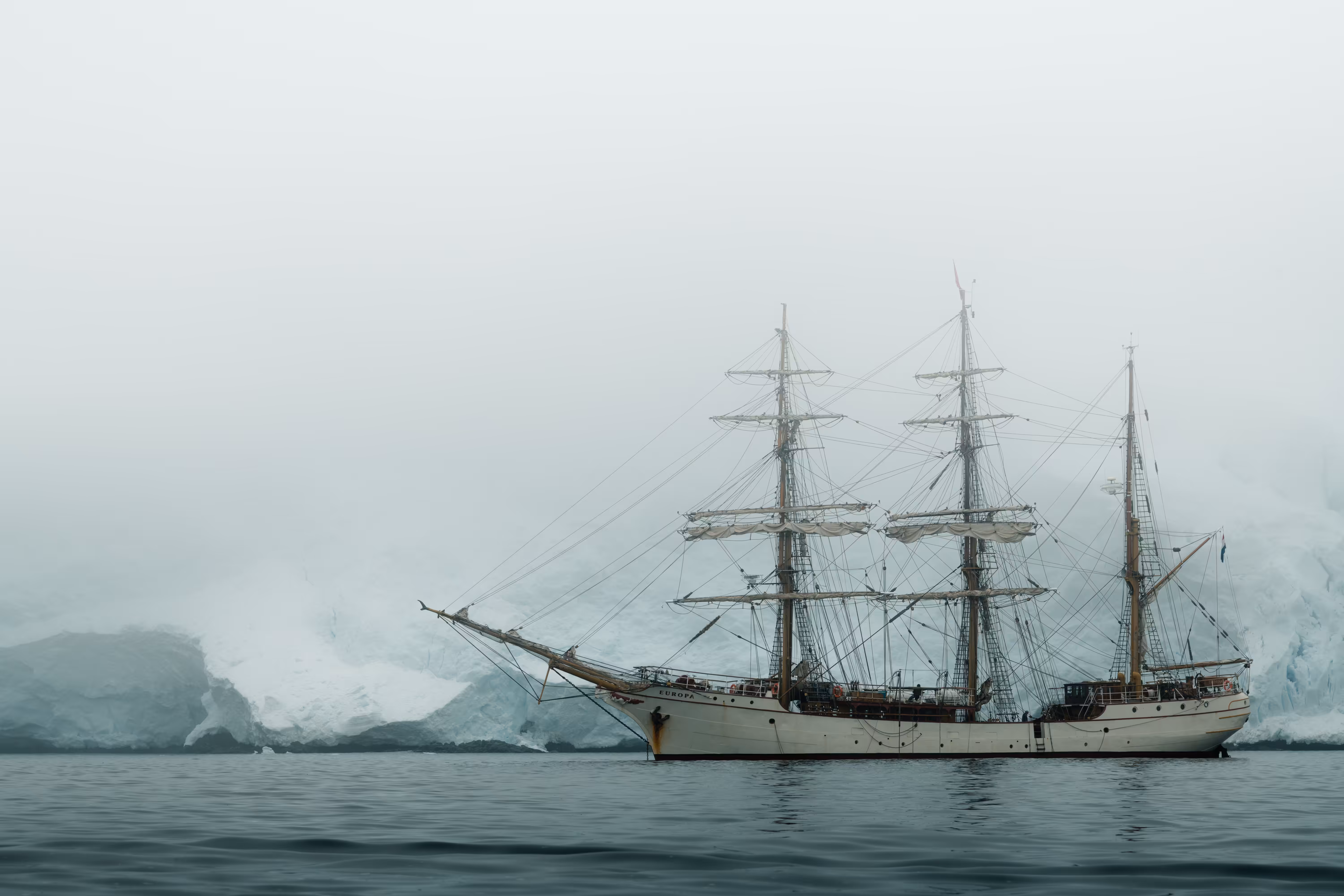 Between Ice and Fog #03