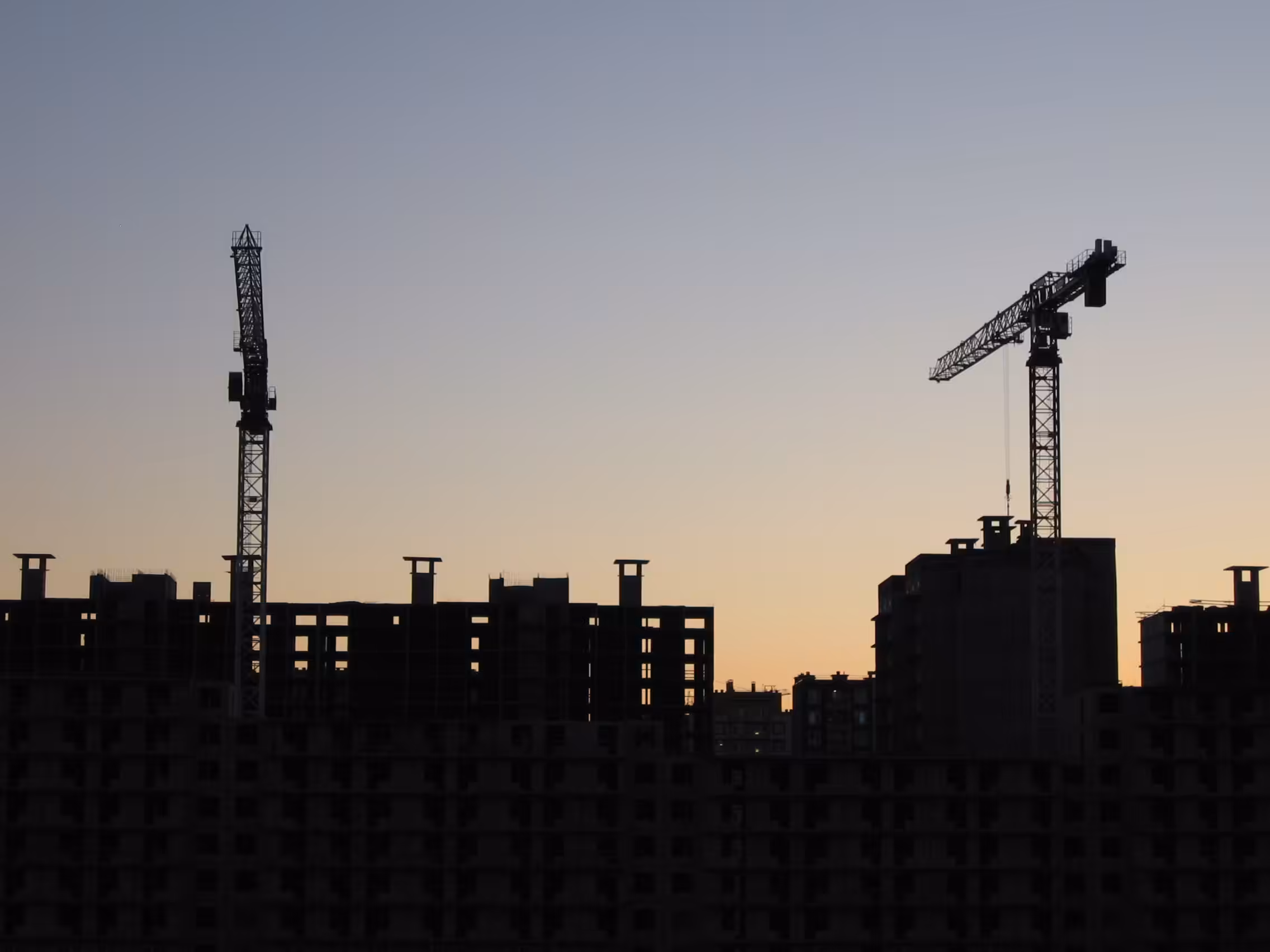 город засыпает