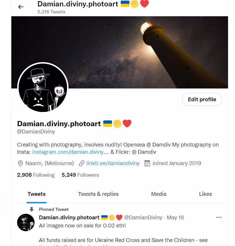 My twitter handle is @ DamianDiviny