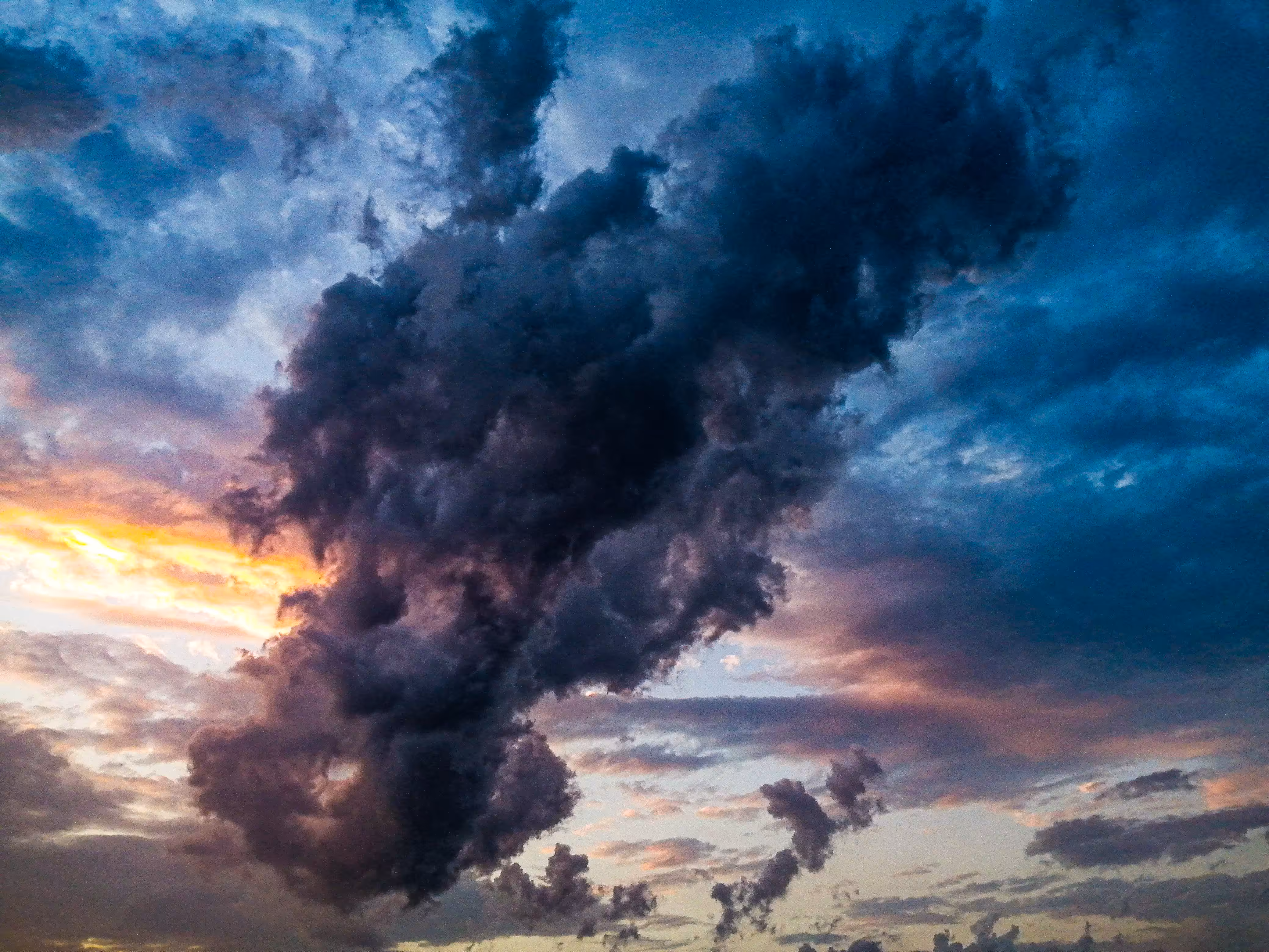 Magnificent Pakistan. ❤️: Mysterious Clouds. 🖤