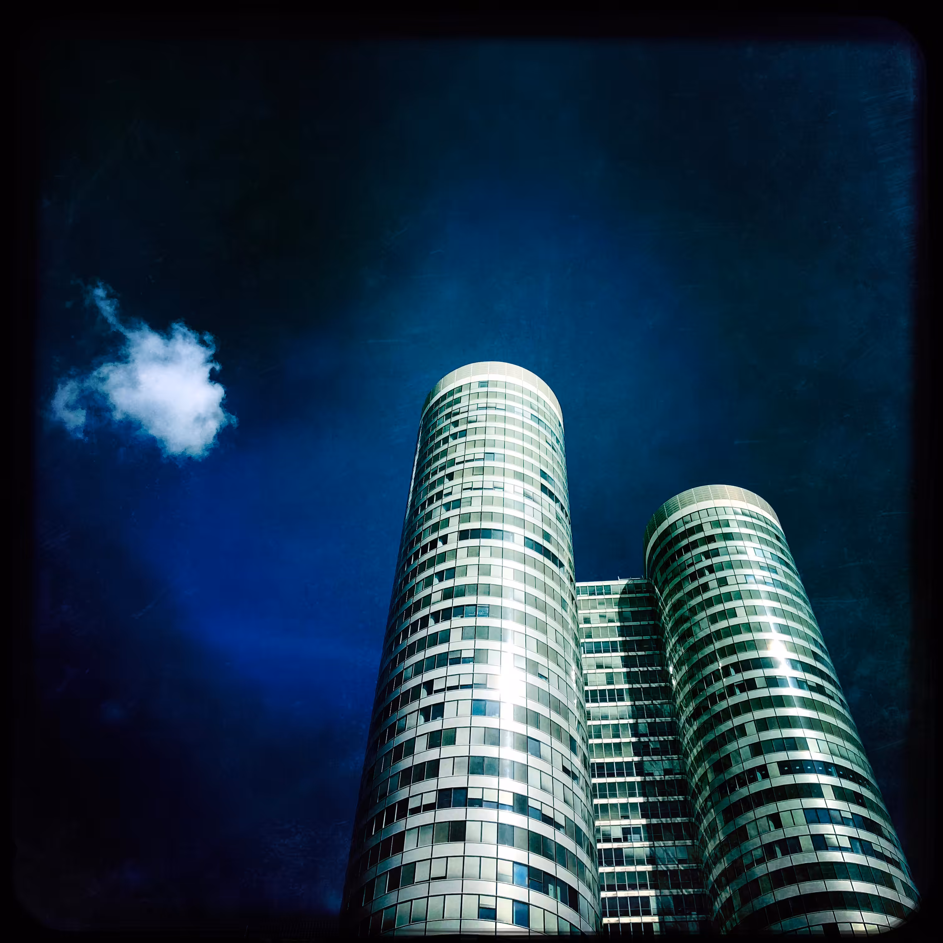 Puteaux — Cylindrical Towers 2019