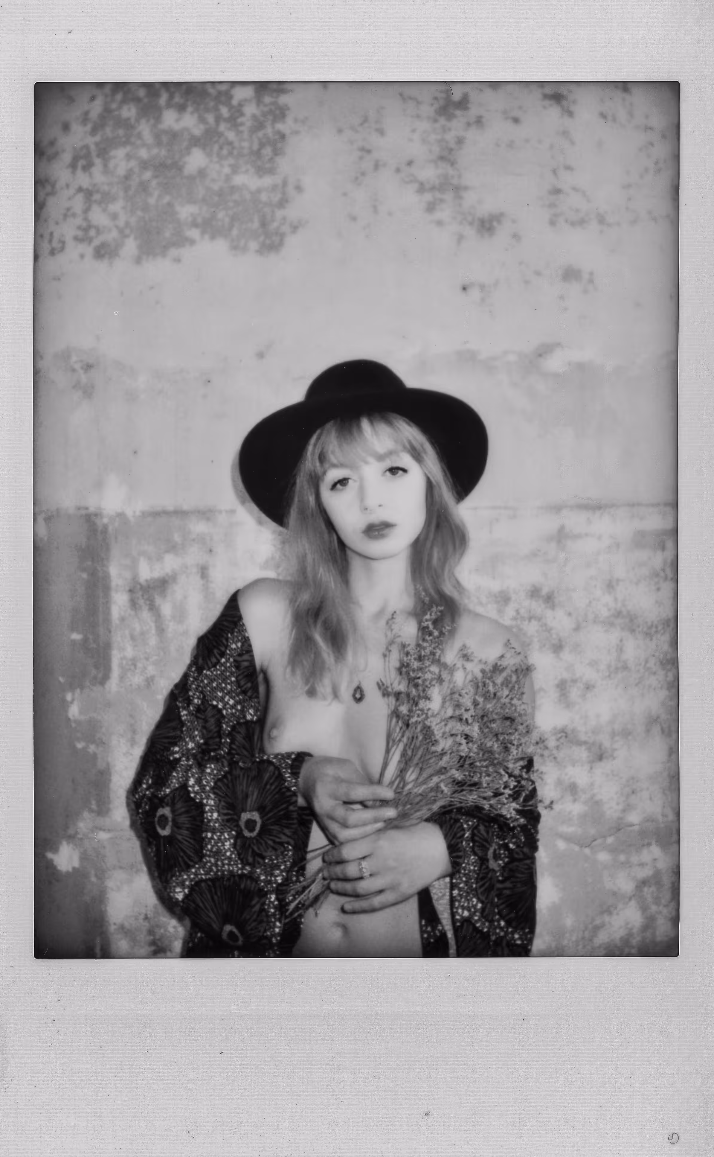 Flowers noir expired instax mini 