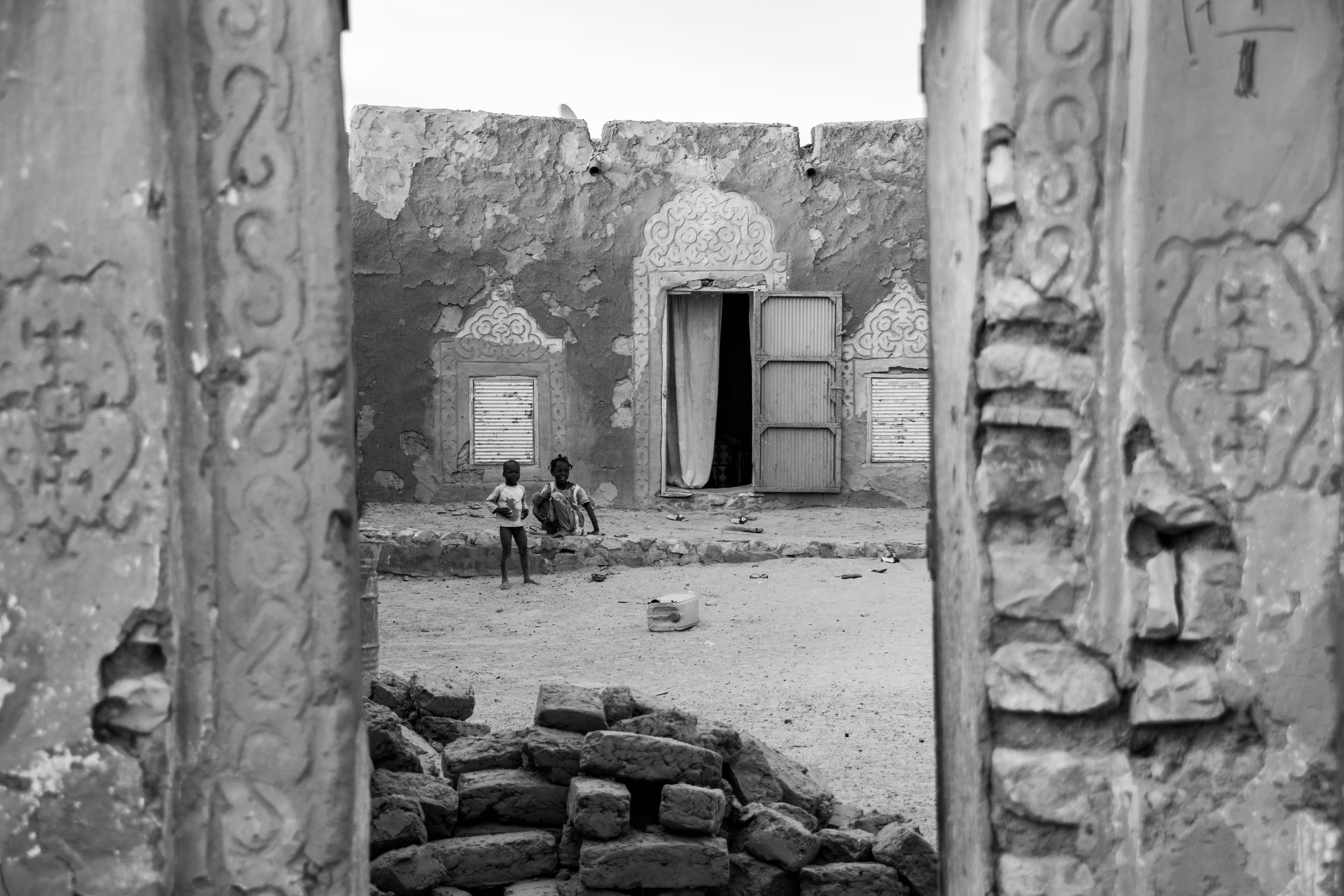Daily Life in the Courtyards of Walata
