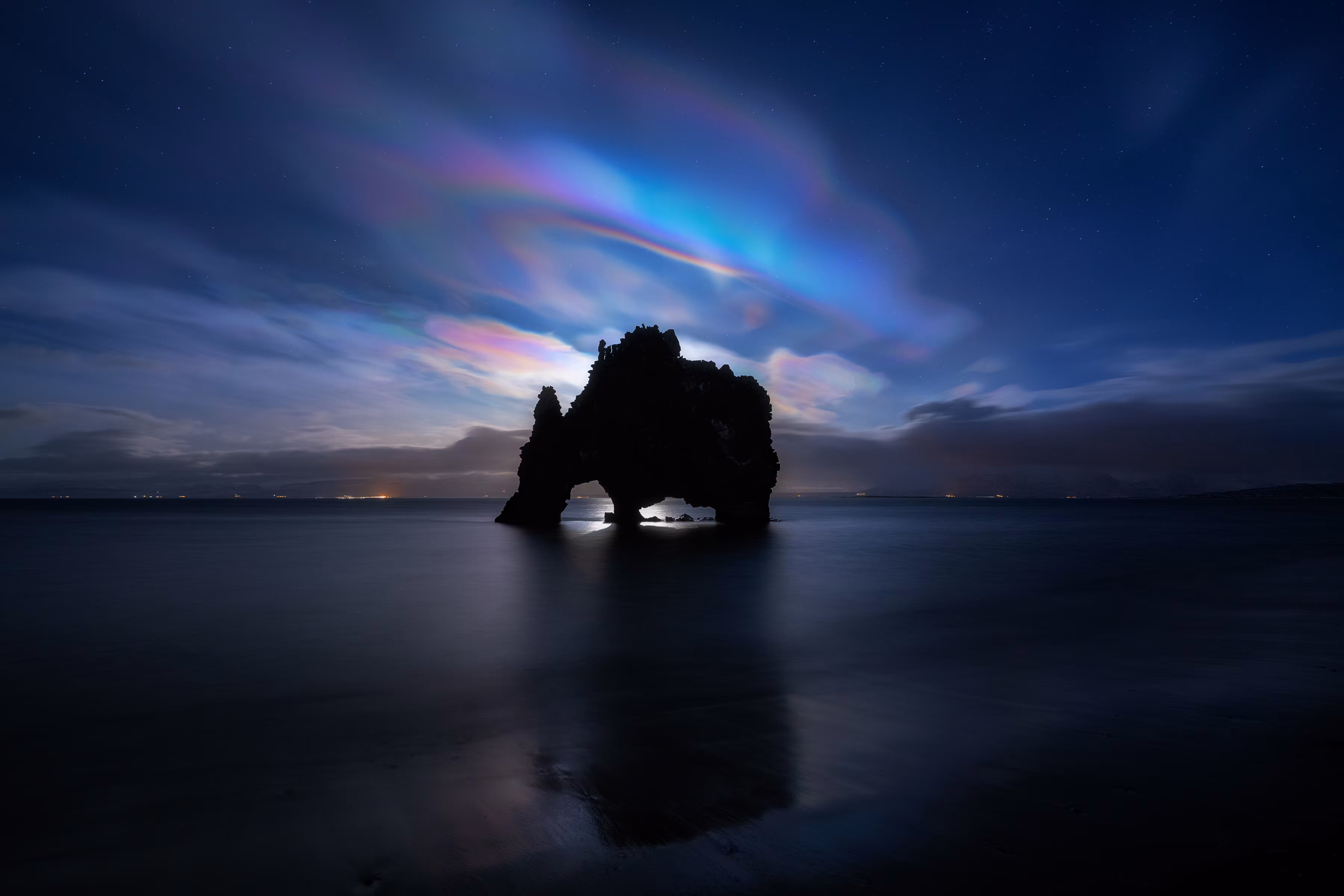 Nacreous Night