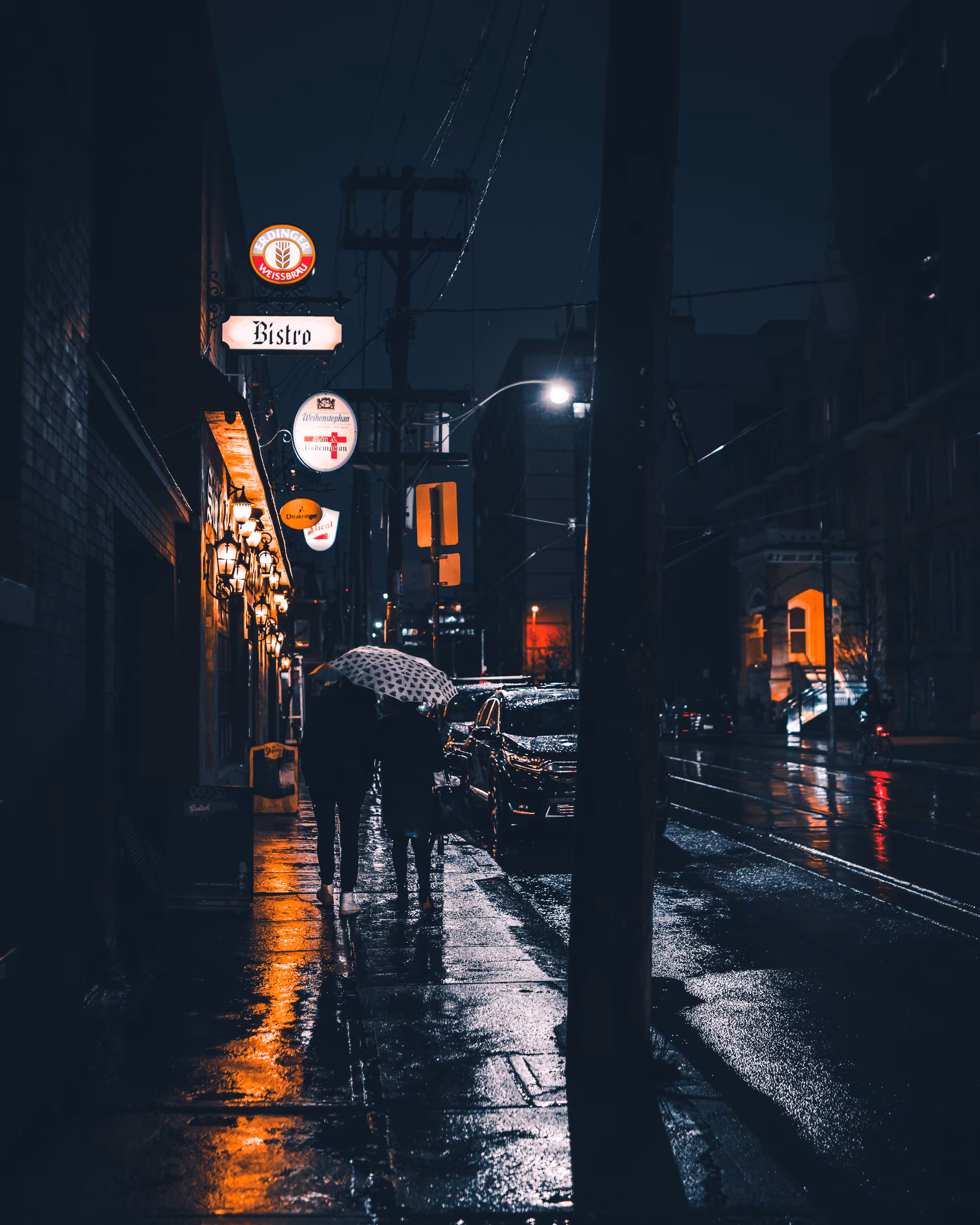 Sleepless Streets #052 Bistro