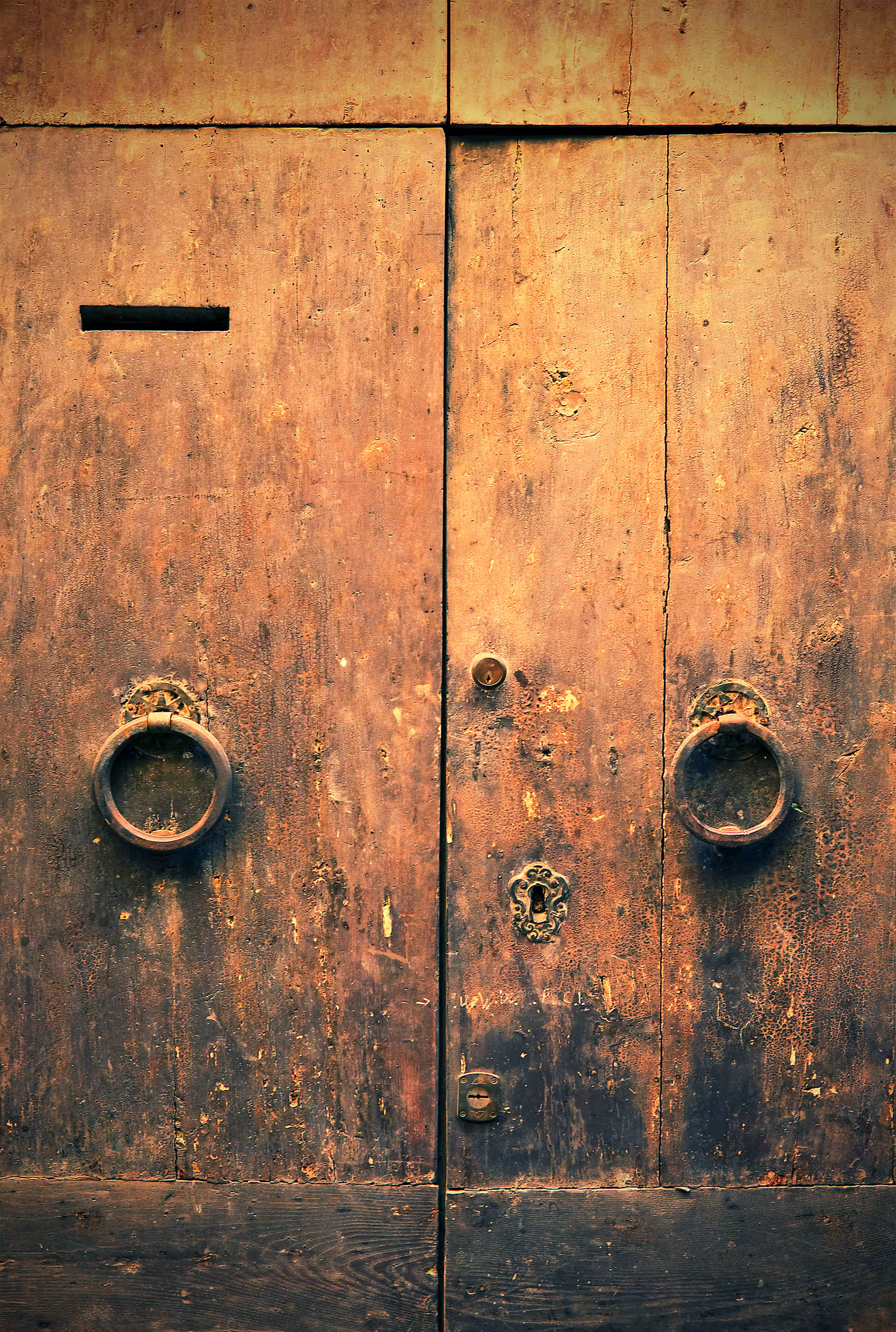 DOOR 08