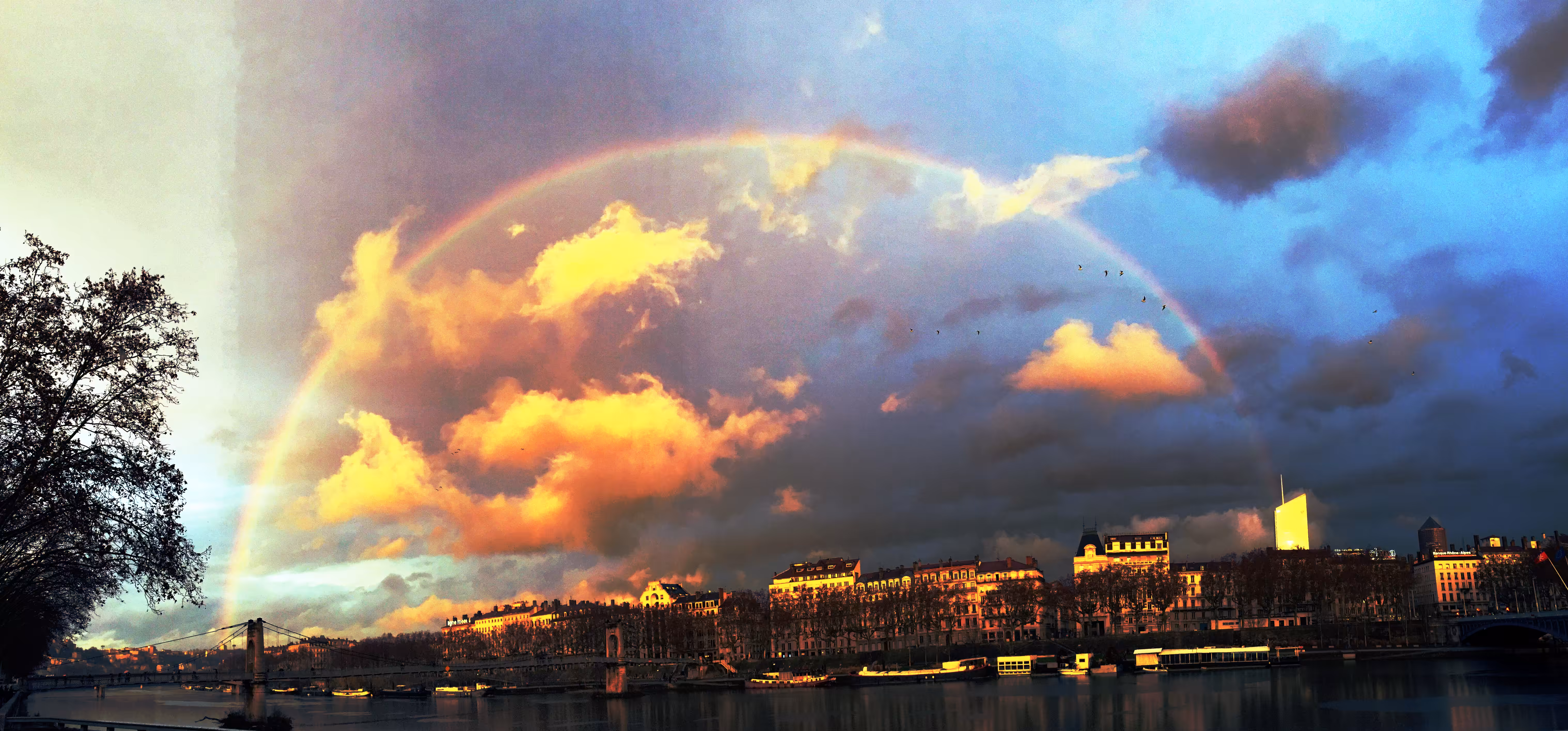 Lyon sous arc-en-ciel 2/3