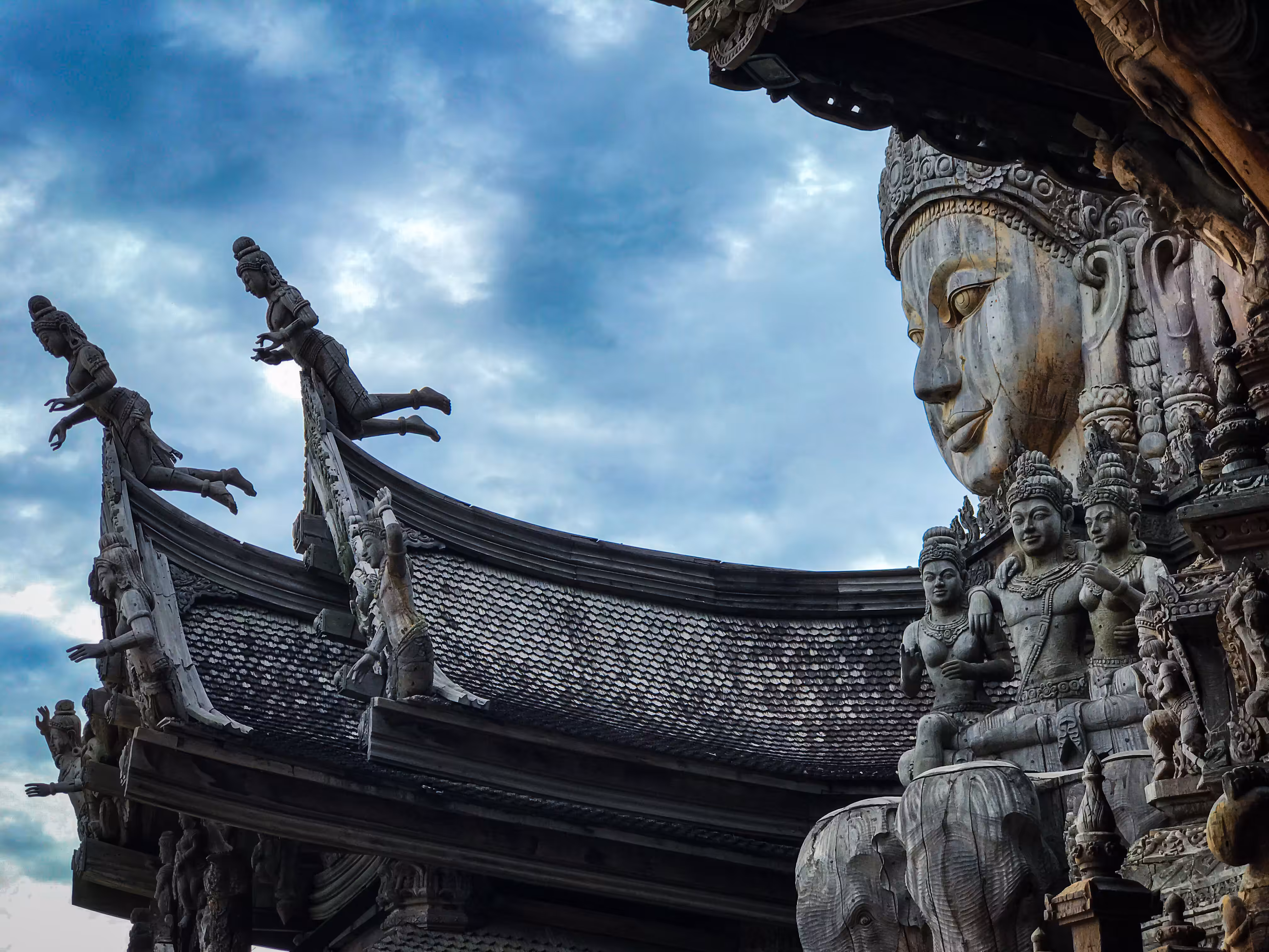 Corners of Asia #01: The Sanctuary of Truth, Buddha’s Stare