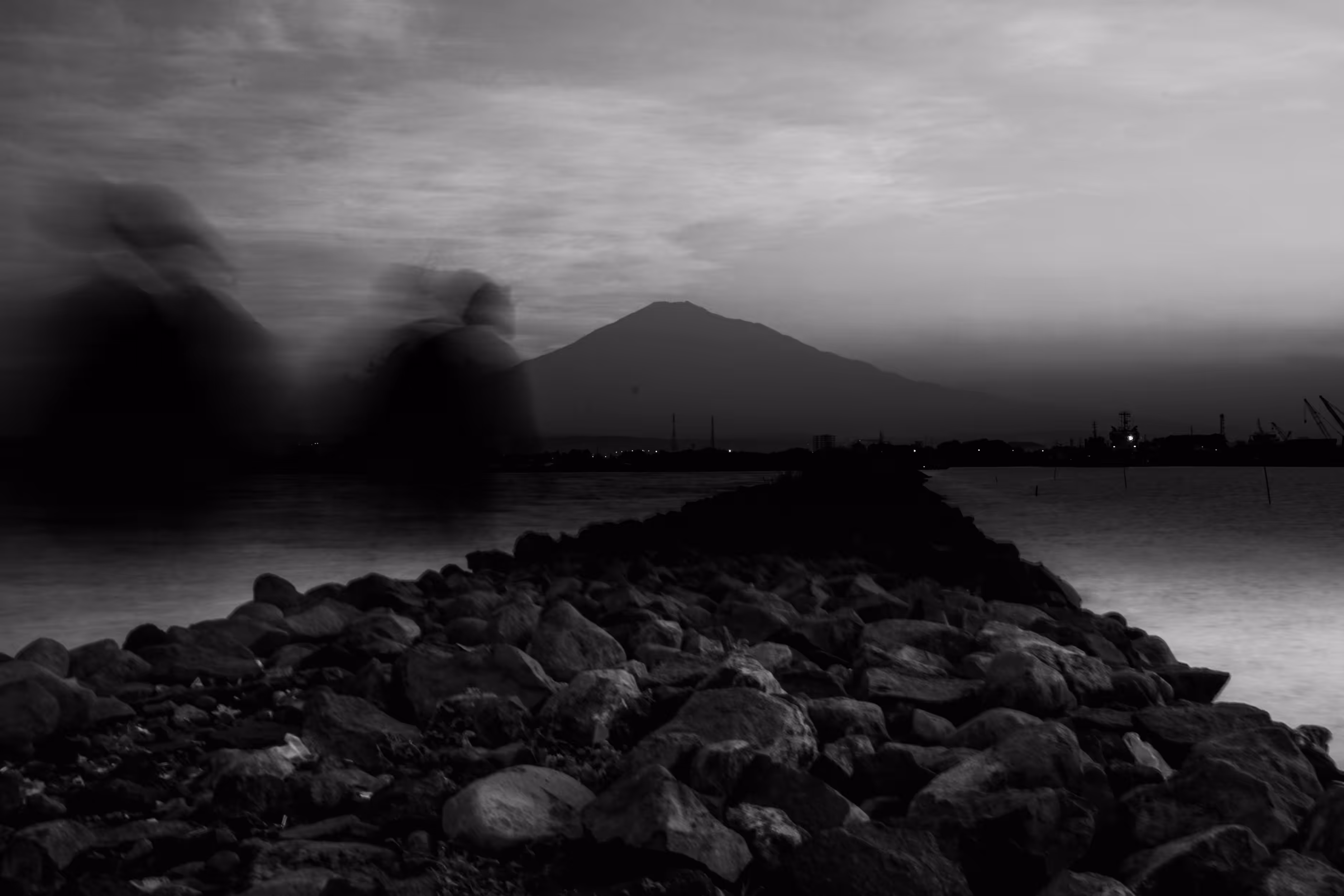 Between Mountain and the Sea
