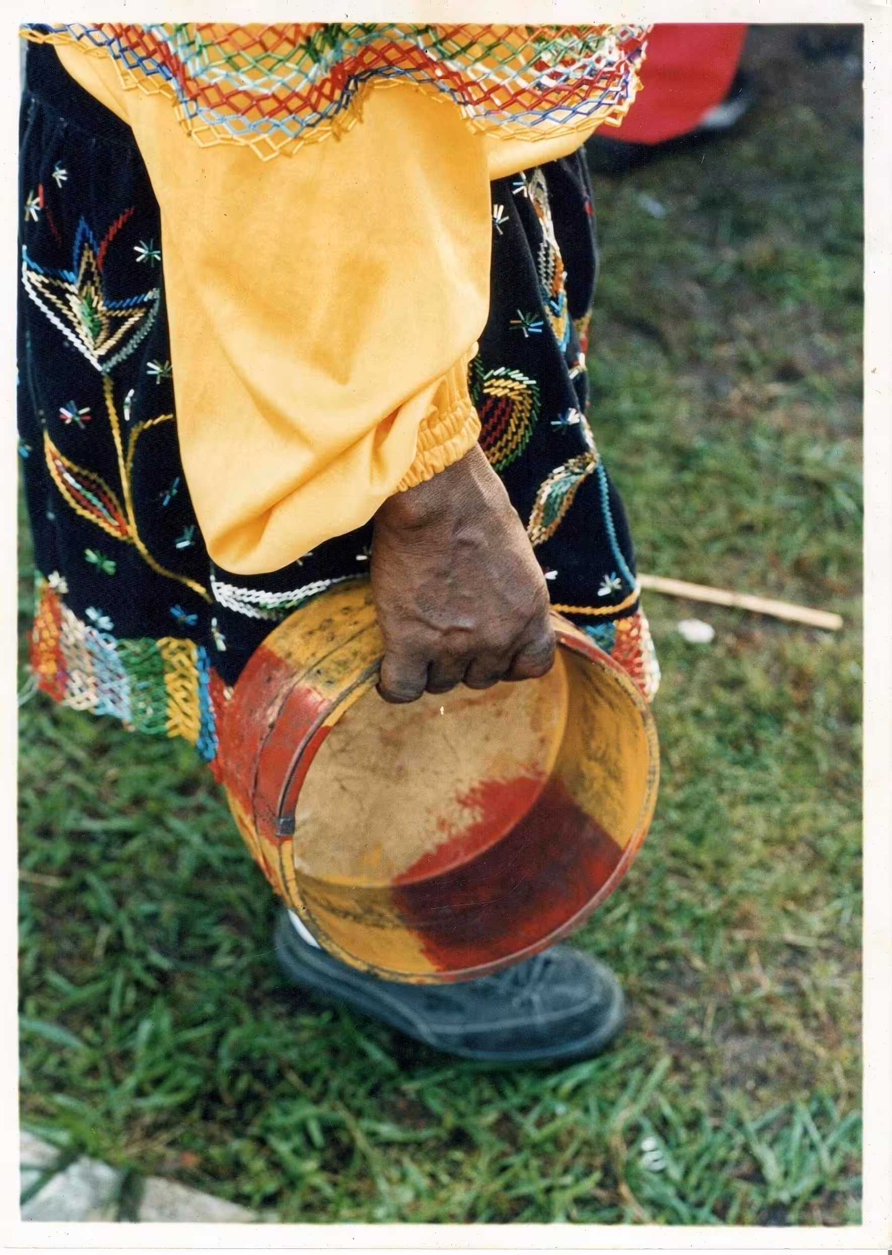 The hand and the tambourine